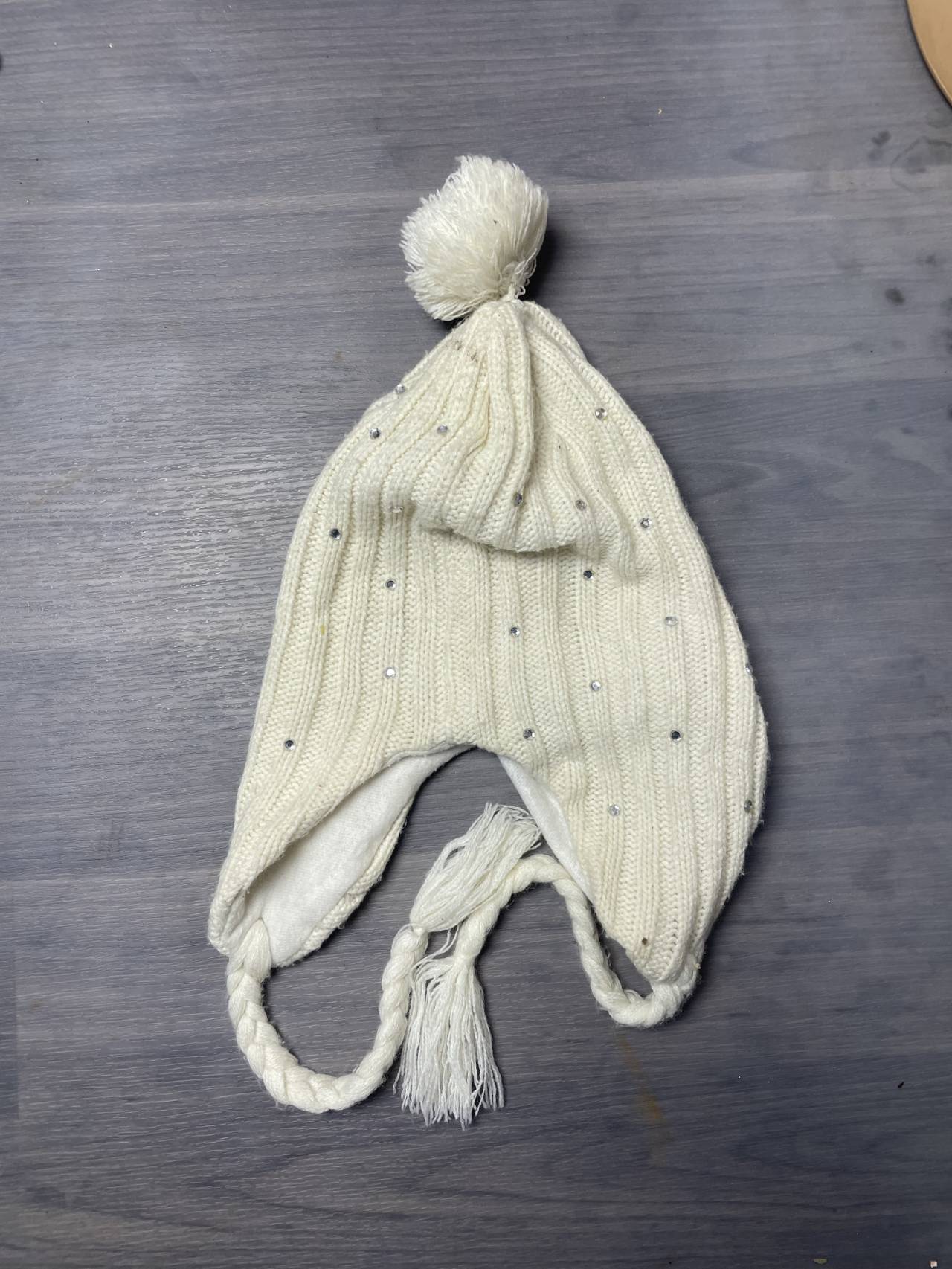 Bonnet Péruvien à Pompon Et Strass — image principale
