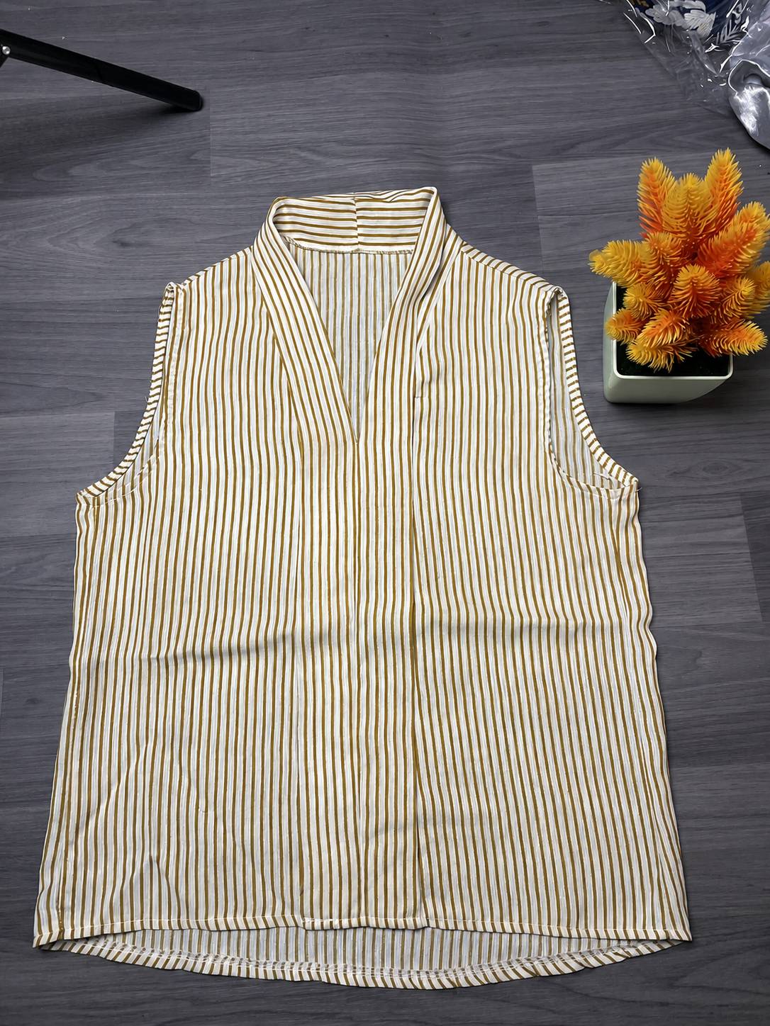 Chemise Sans Manches à Rayures — image principale