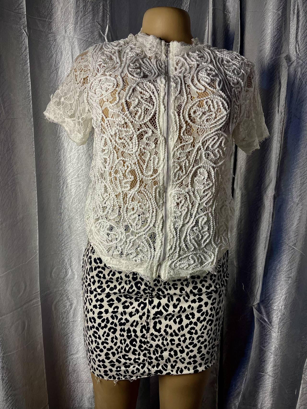 Ensemble Femme Top En Dentelle Et Jupe Léopard — image1