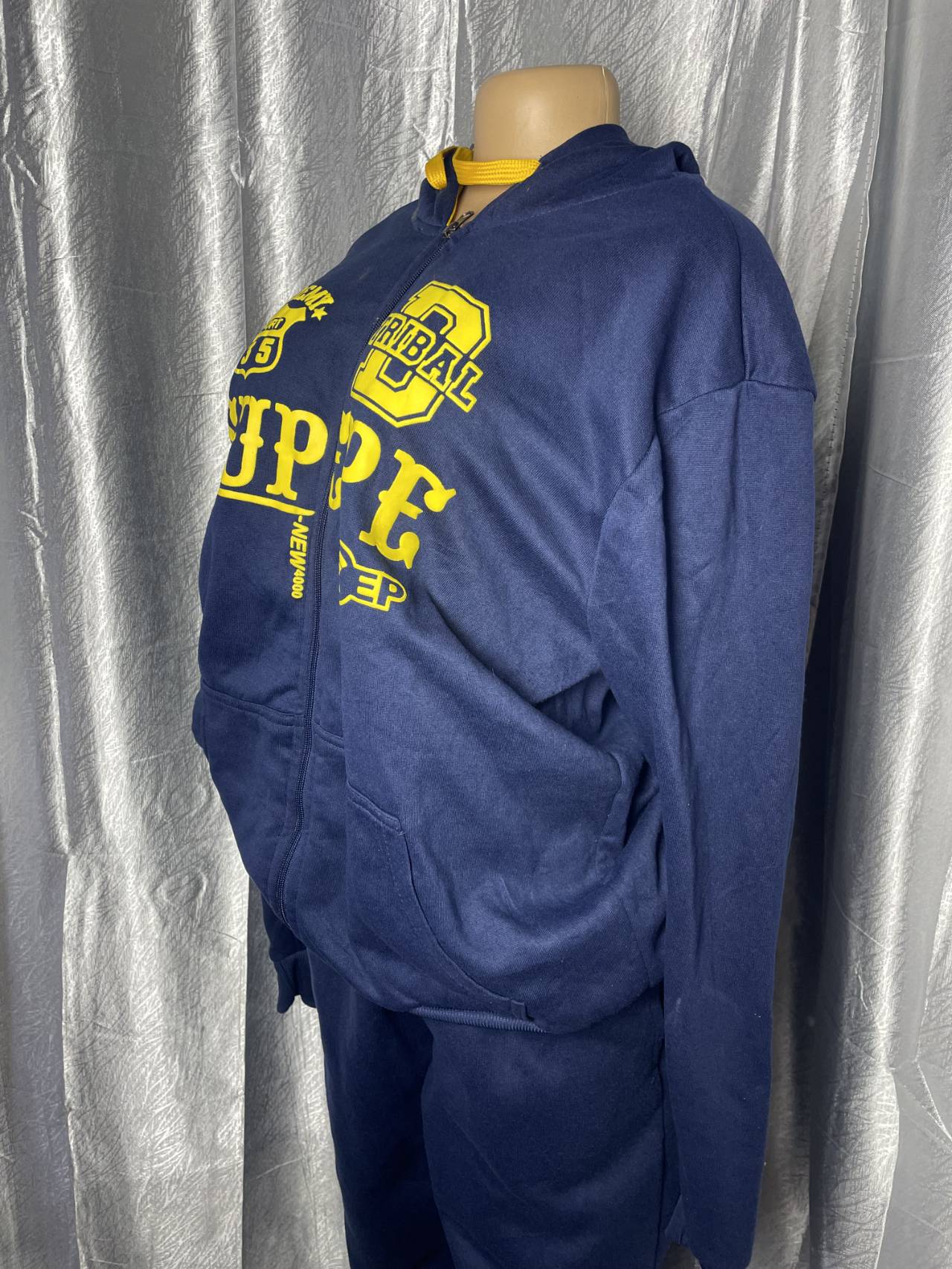 Ensemble Jogging à Capuche – Motifs Jaunes — image4