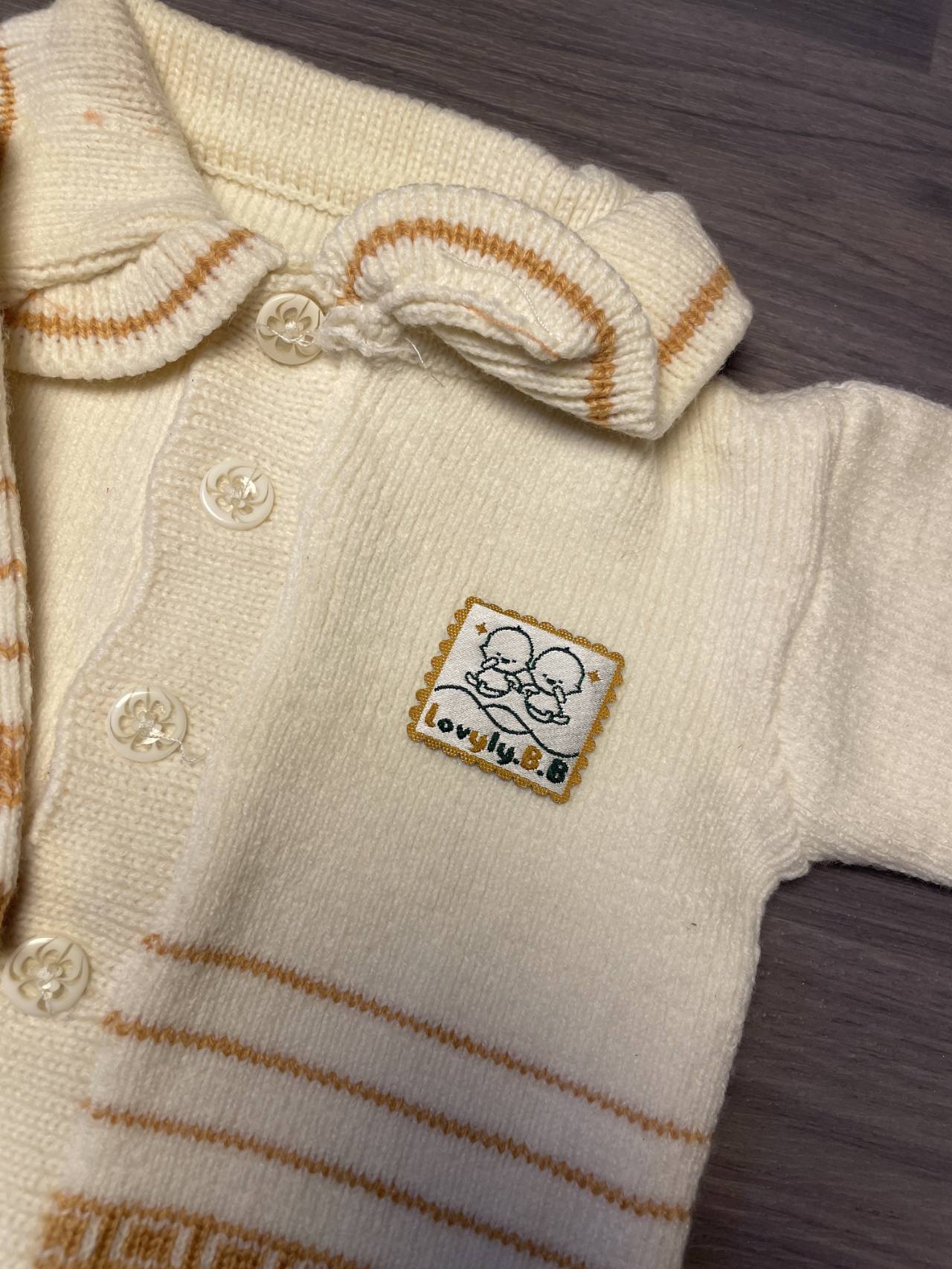 Gilet Bébé En Maille à Col Avec Boutons – Lovely B.b — image4