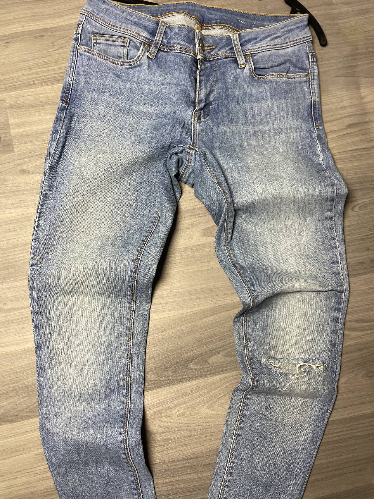 Jean Skinny Avec Effet Usé — image1