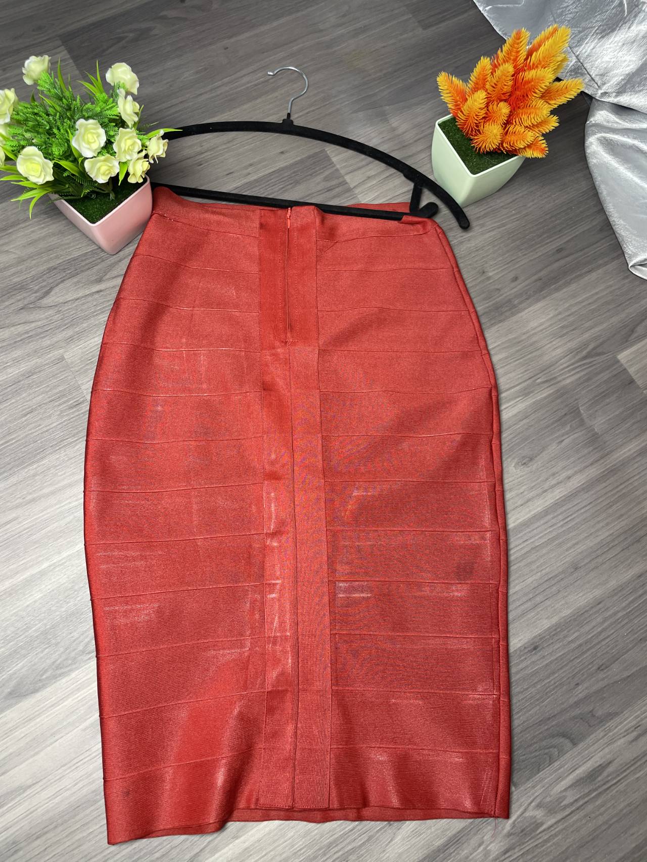 Jupe Crayon Rouge Moulante Style Bandage — image principale