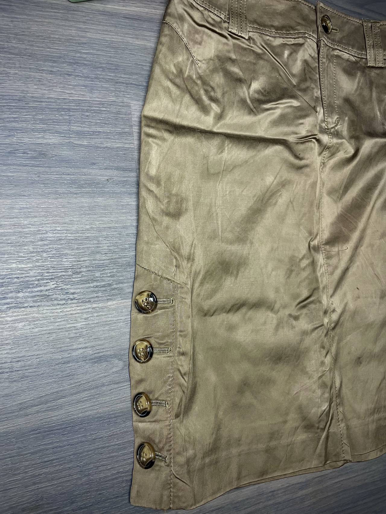 Jupe Midi à Boutons Décoratifs — image2