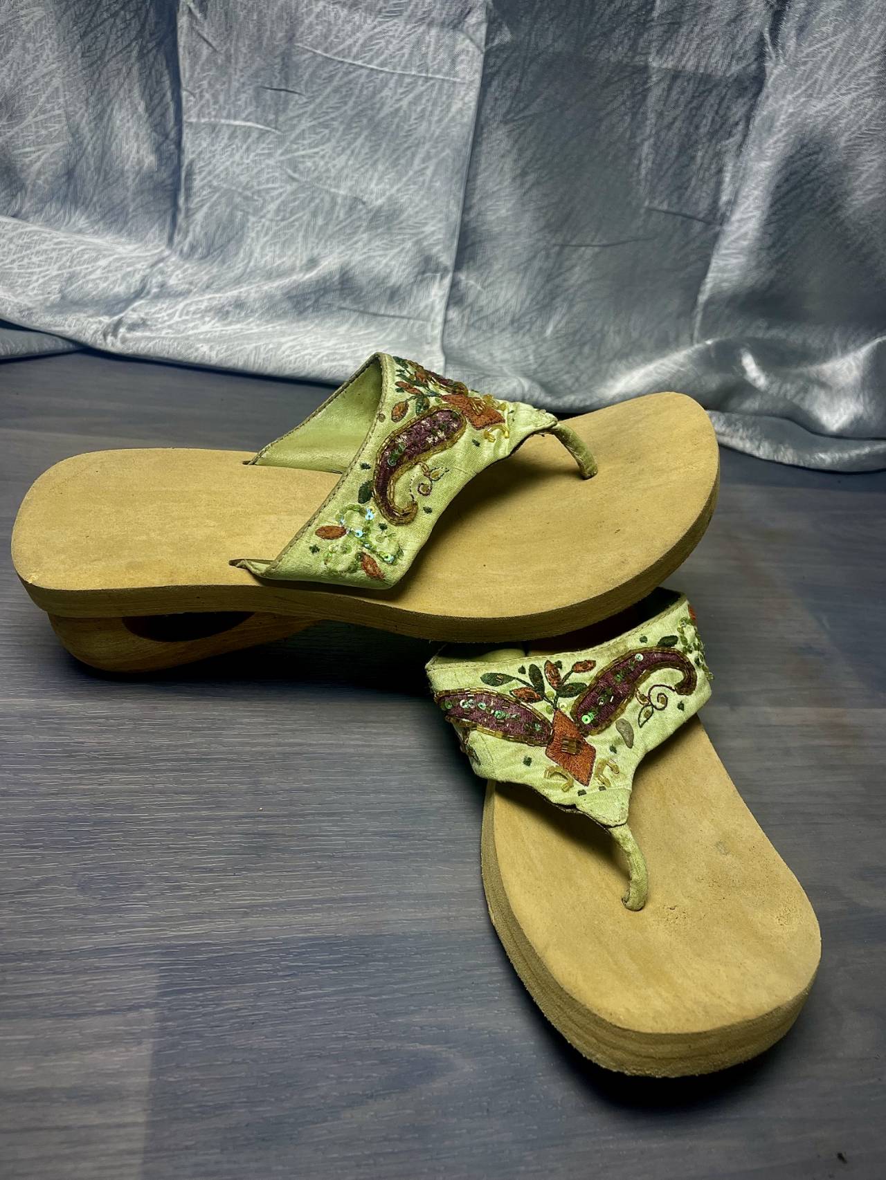 Sandales Compensées à Broderies Décoratives — image2