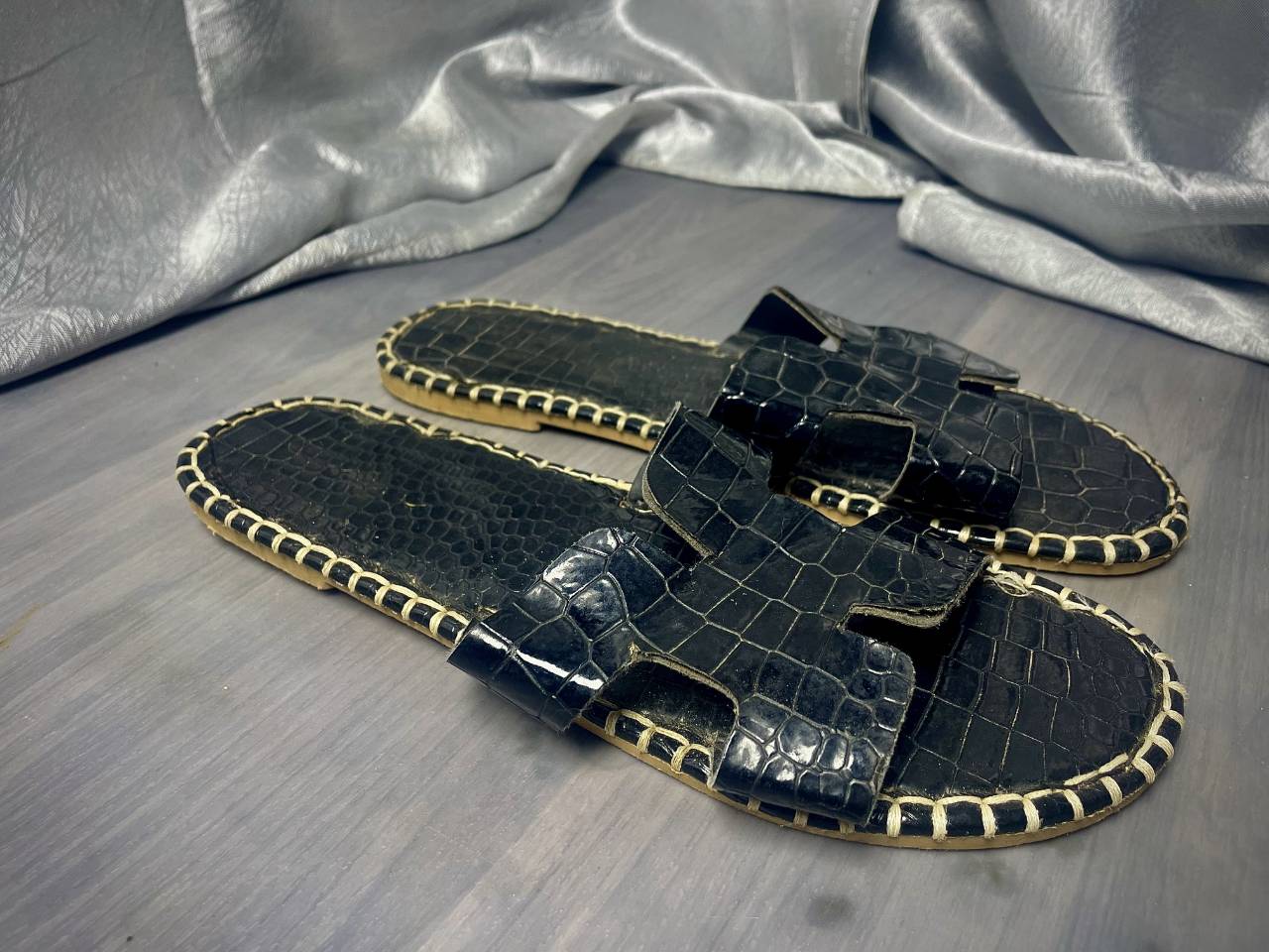 Sandales Plates Effet Croco — image3