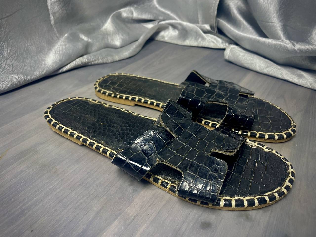 Sandales Plates Effet Croco — image4