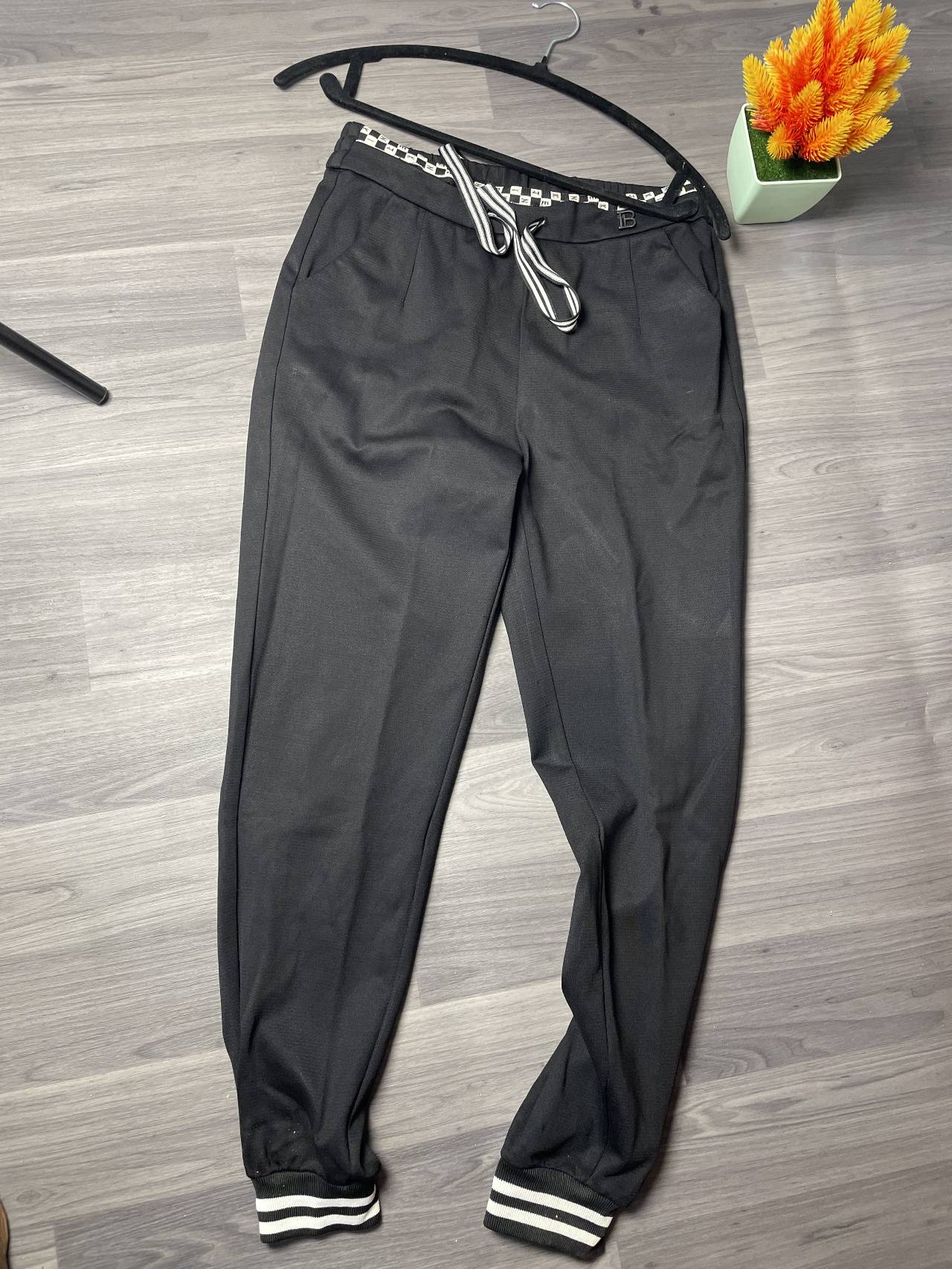 Pantalon Jogging à Chevilles Resserrées Avec Cordon De Serrage — image principale