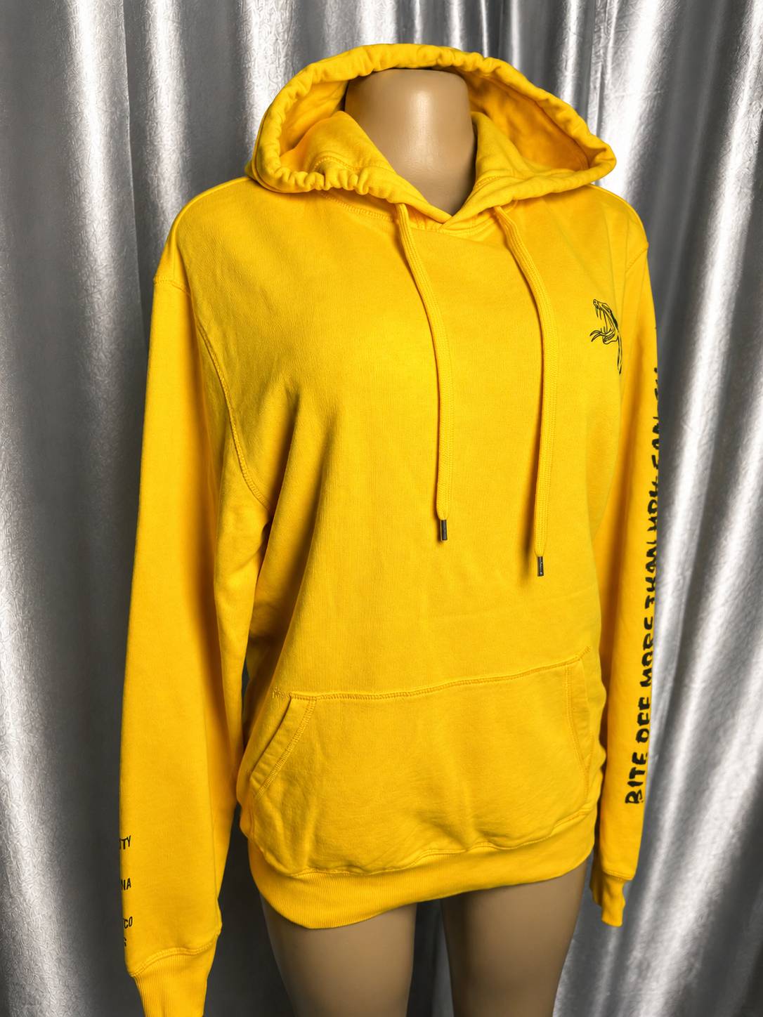 Pull à Capuche — image1