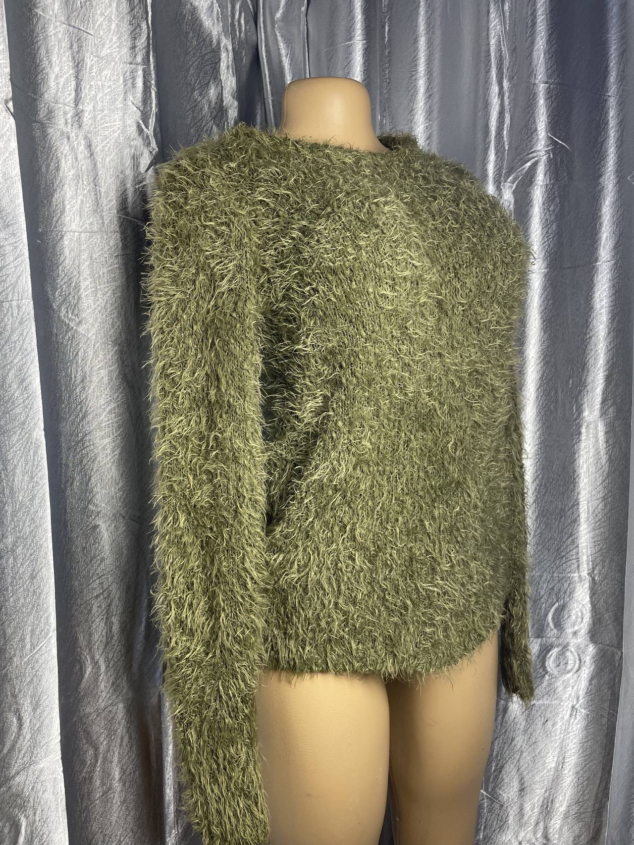 Pull Duveteux Kaki à Manches Longues – Doux Et Confortable — image3