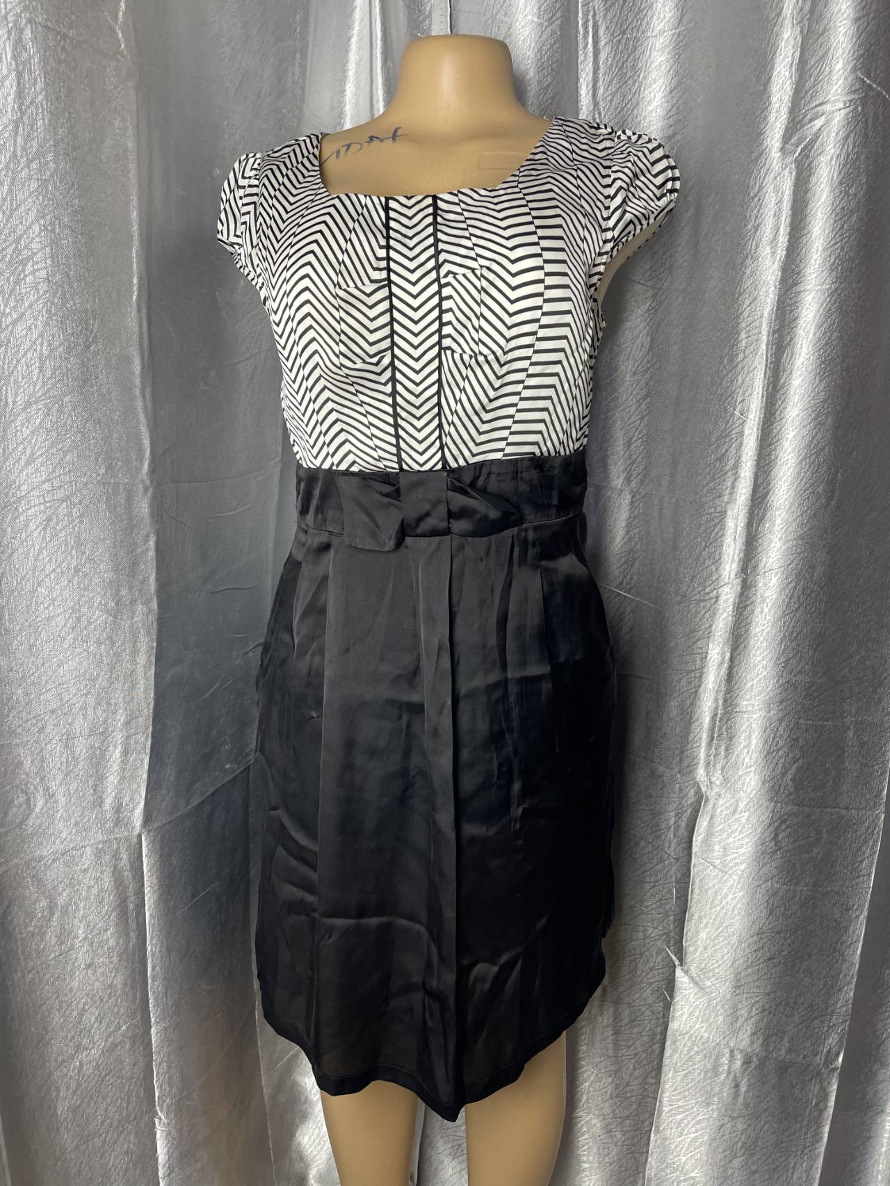 Robe à Motifs Géométriques — image principale