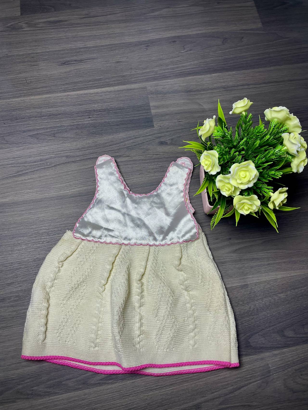Robe Bébé En Maille Avec Broderie Cœurs Et Poussins — image principale