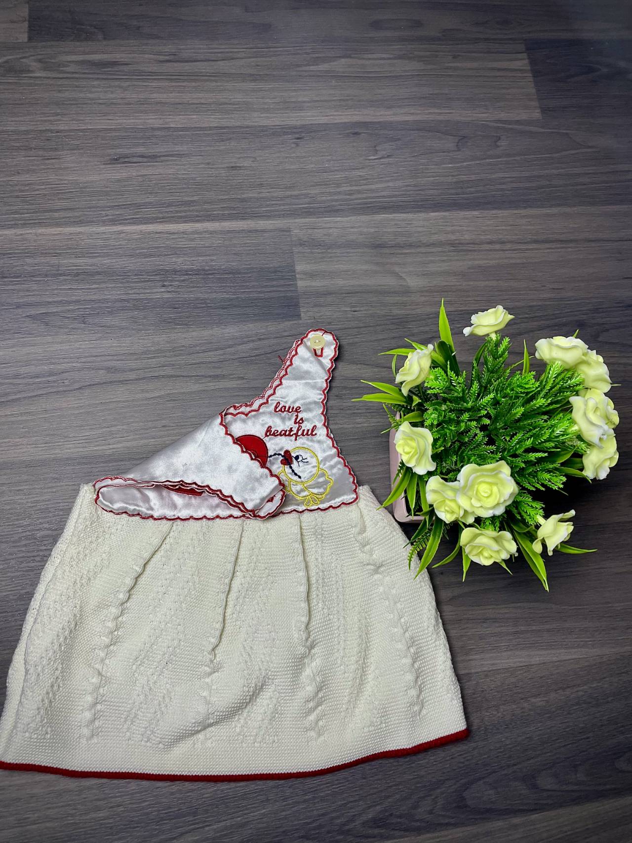 Robe Bébé En Maille Crème Avec Broderie Cœurs Et Poussins — image2