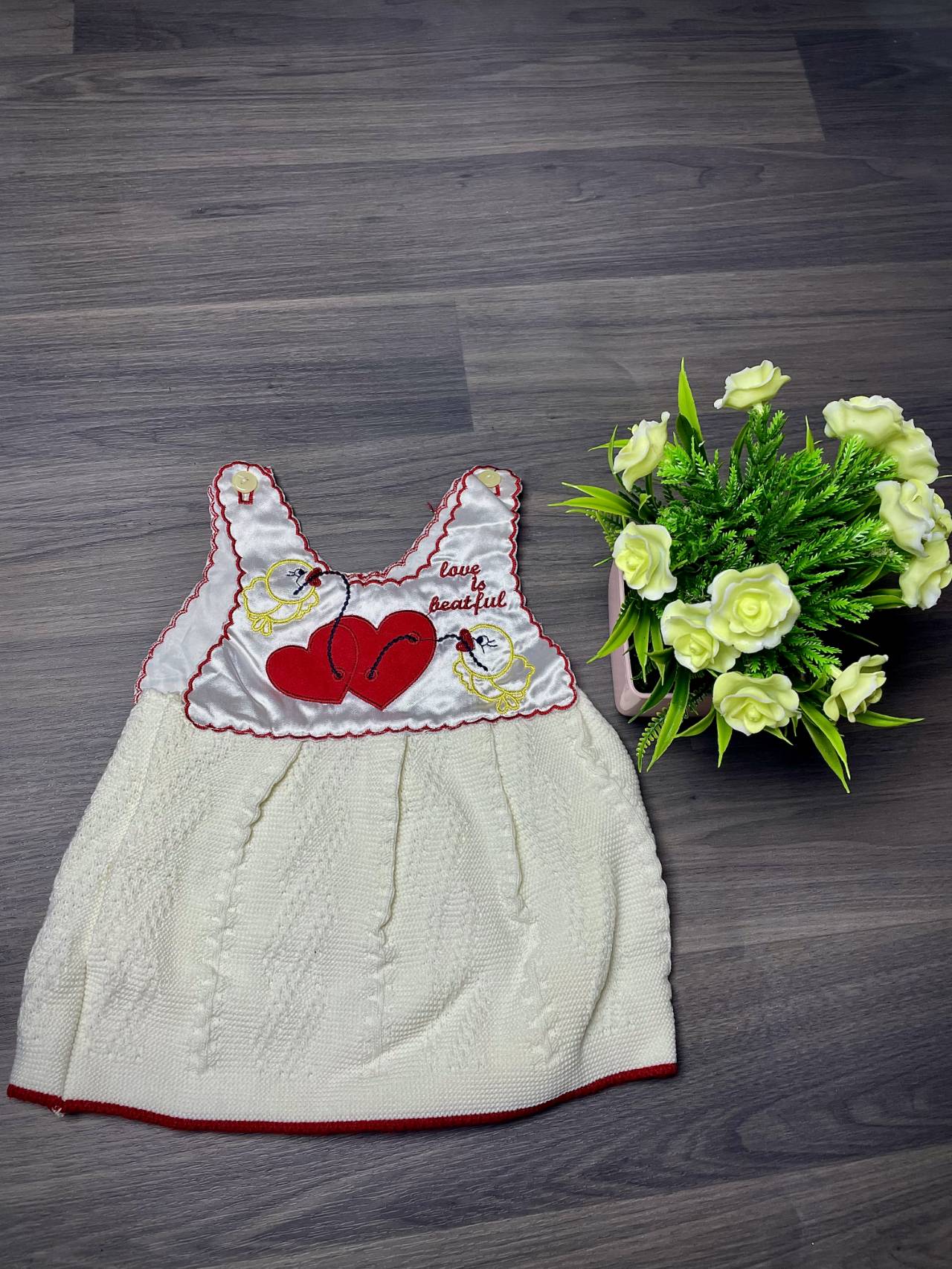 Robe Bébé En Maille Crème Avec Broderie Cœurs Et Poussins — image principale