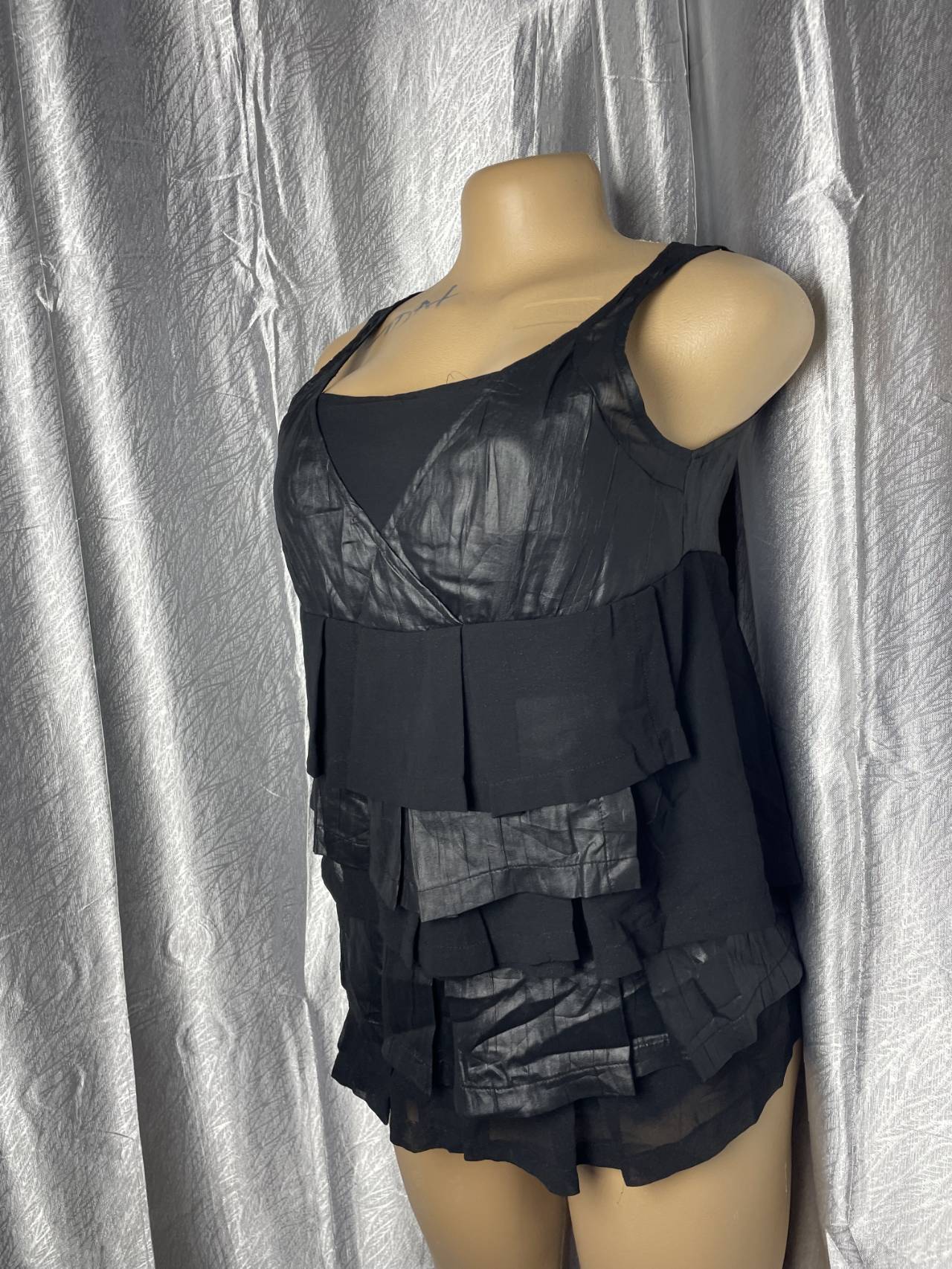 Robe Courte à Volants Superposés — image1