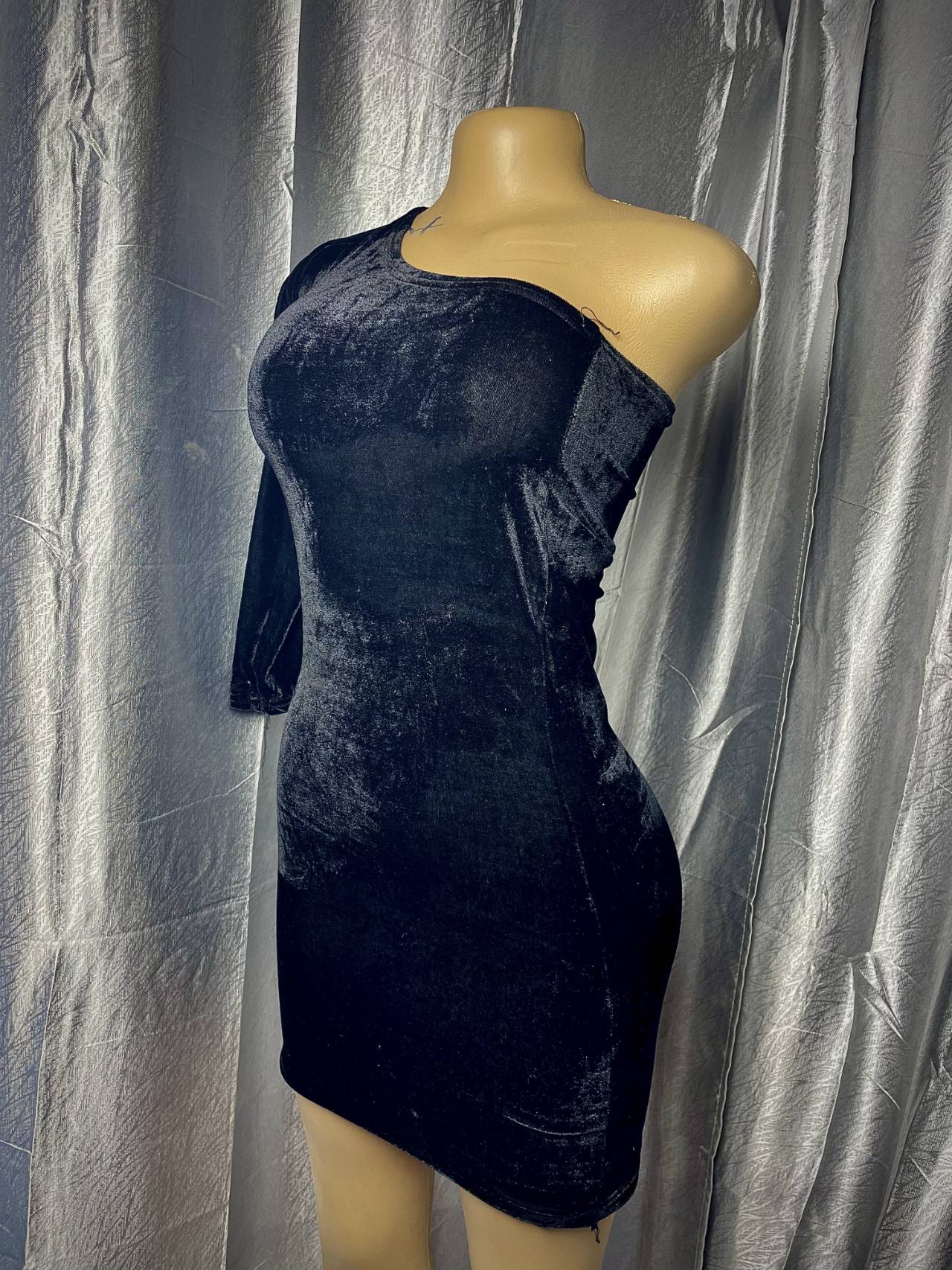 Robe Courte En Velours Asymétrique Une épaule — image2