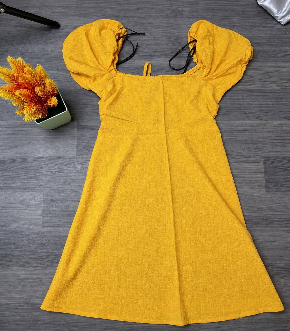 Robe élégante à Manches Bouffantes – Dos Ouvert — image principale