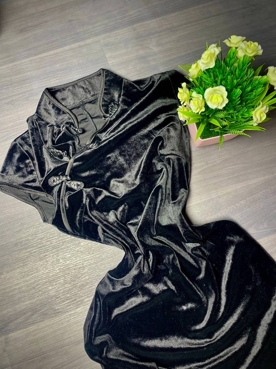 Robe En Velours Effet Satiné Avec Attaches Décoratives — image principale