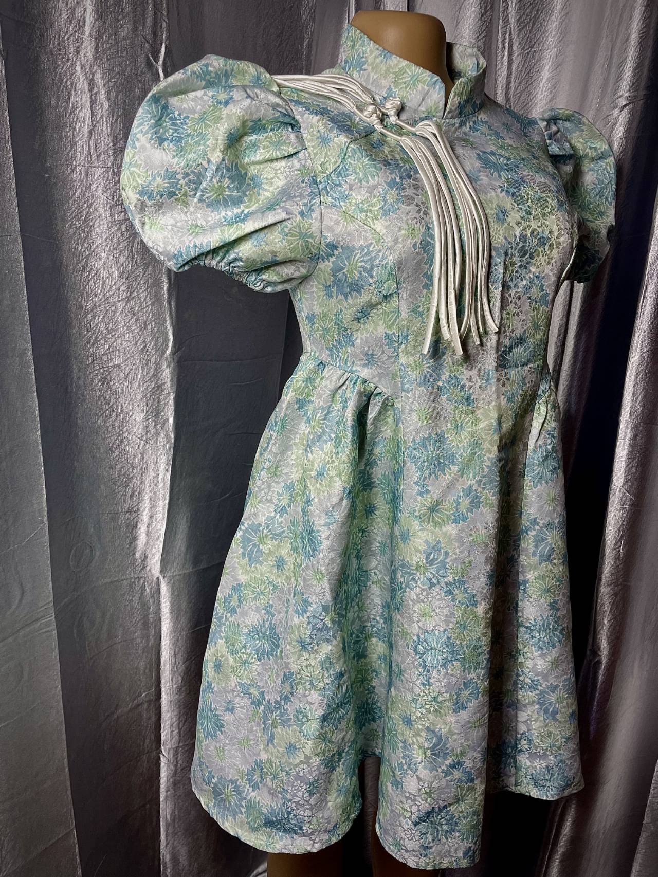 Robe Fleurie  – Manches Bouffantes — image2