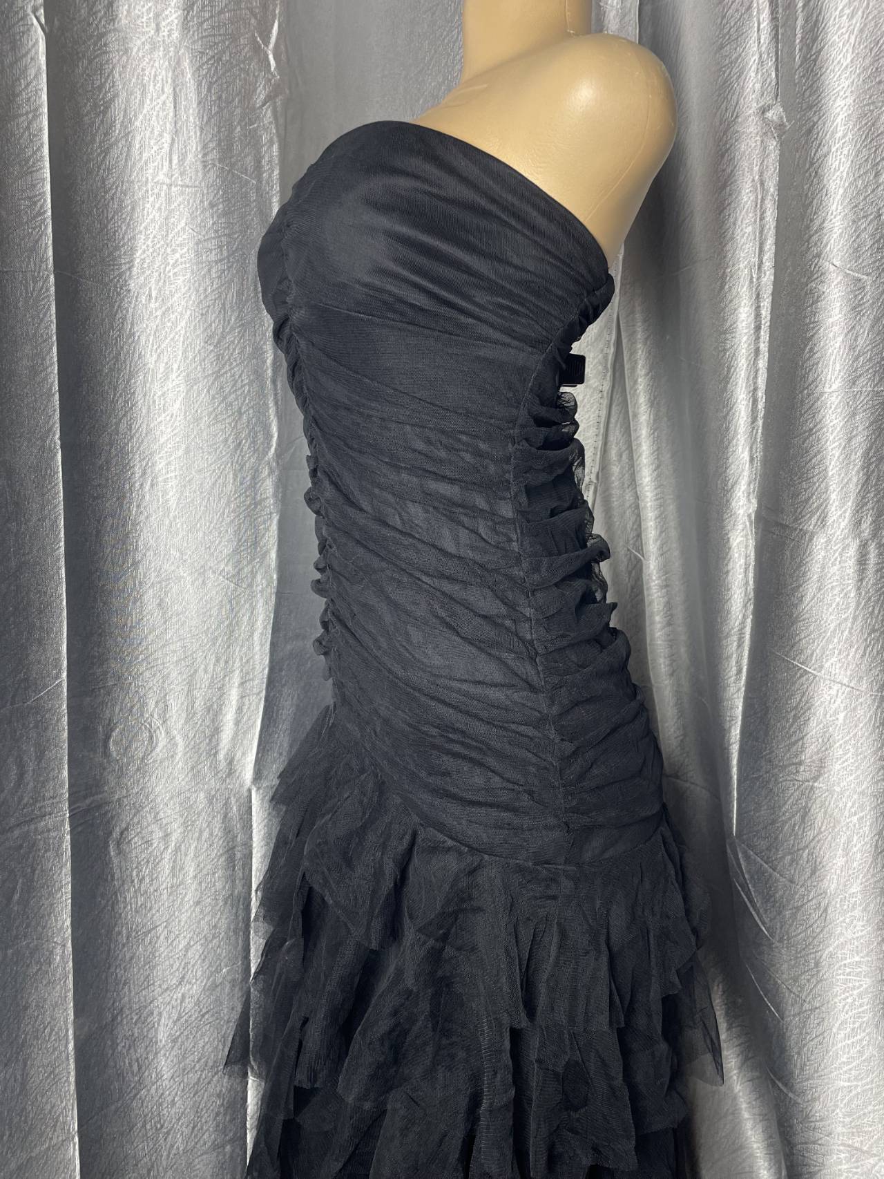 Robe Longue Bustier à Volants En Tulle — image3