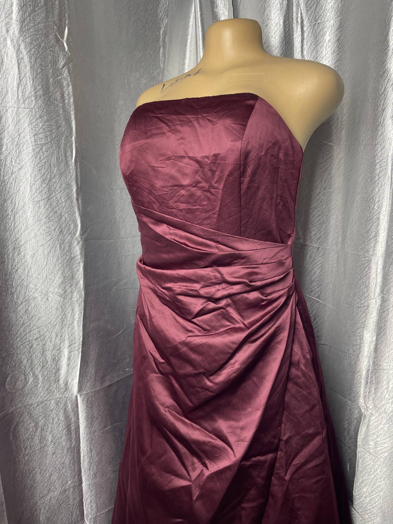 Robe Longue Bustier Bordeaux Satinée Et Drapée — image1