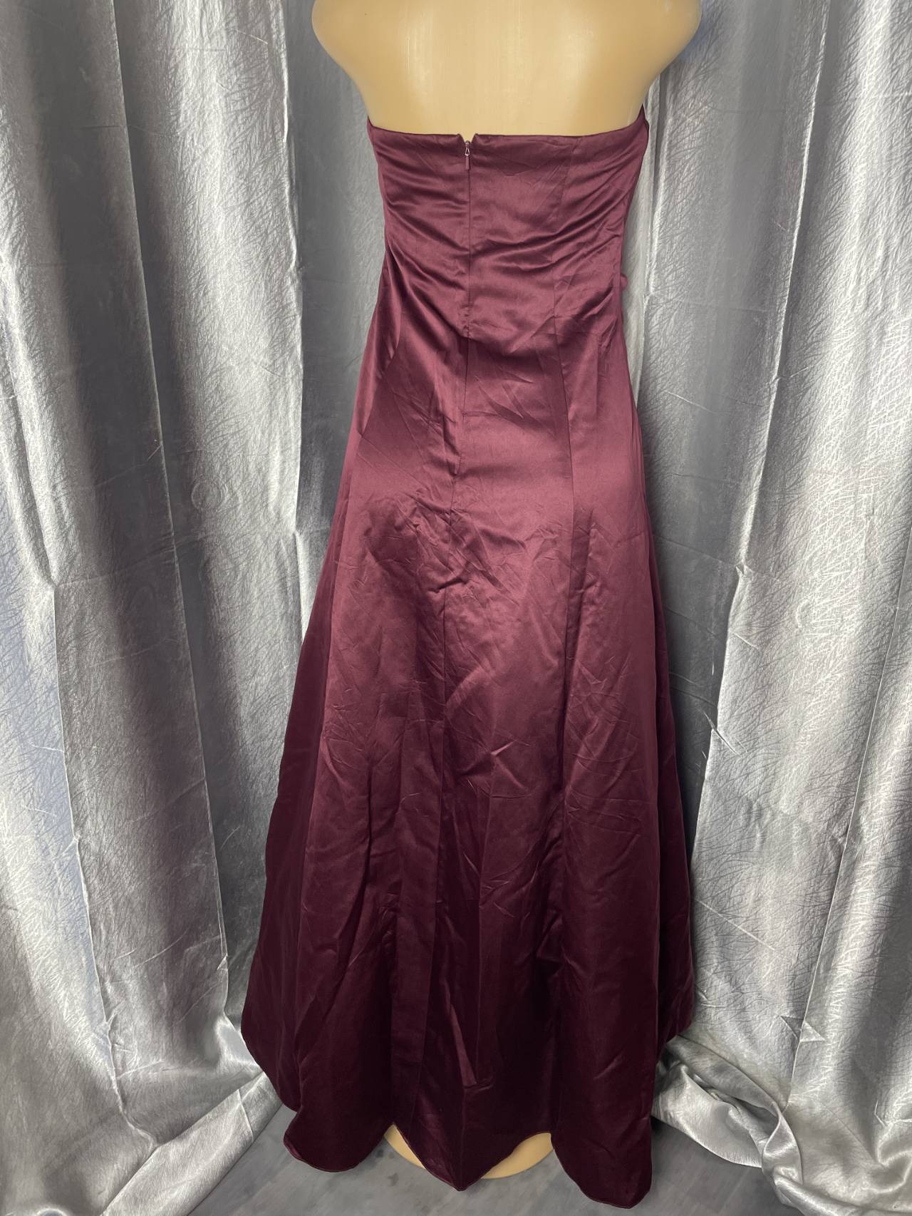Robe Longue Bustier Bordeaux Satinée Et Drapée — image4
