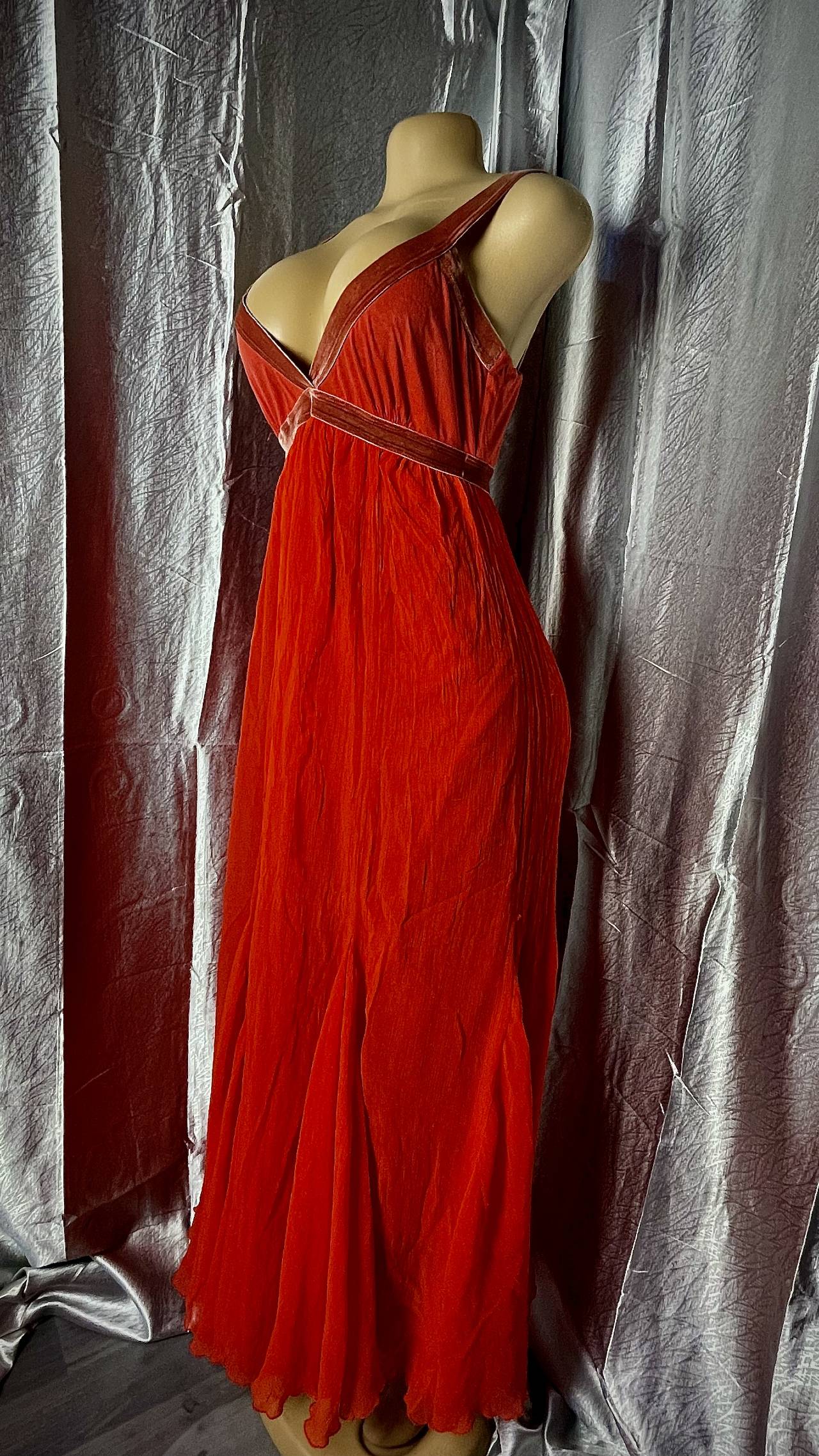 Robe Longue – Col V Croisé — image2