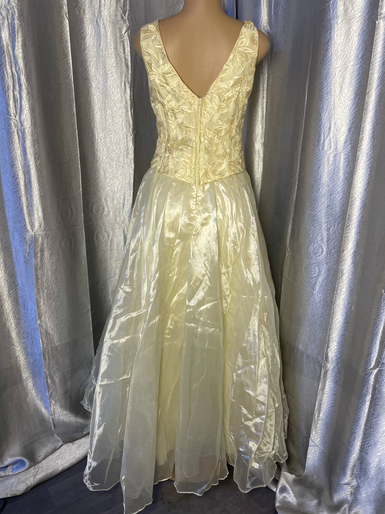 Robe Longue De Cérémonie Avec Corsage Satiné — image4