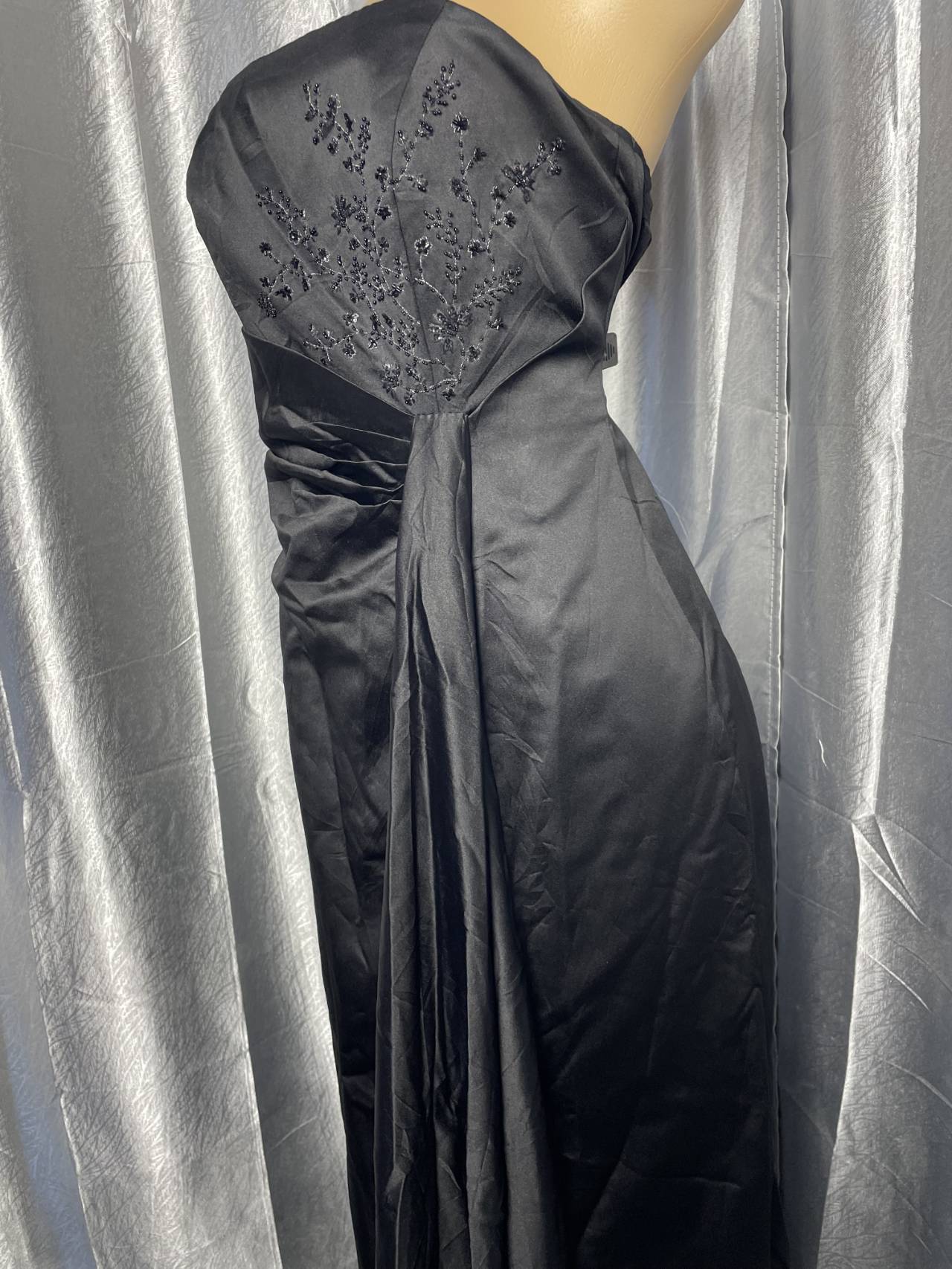 Robe Longue De Soirée Bustier Avec Perles — image1