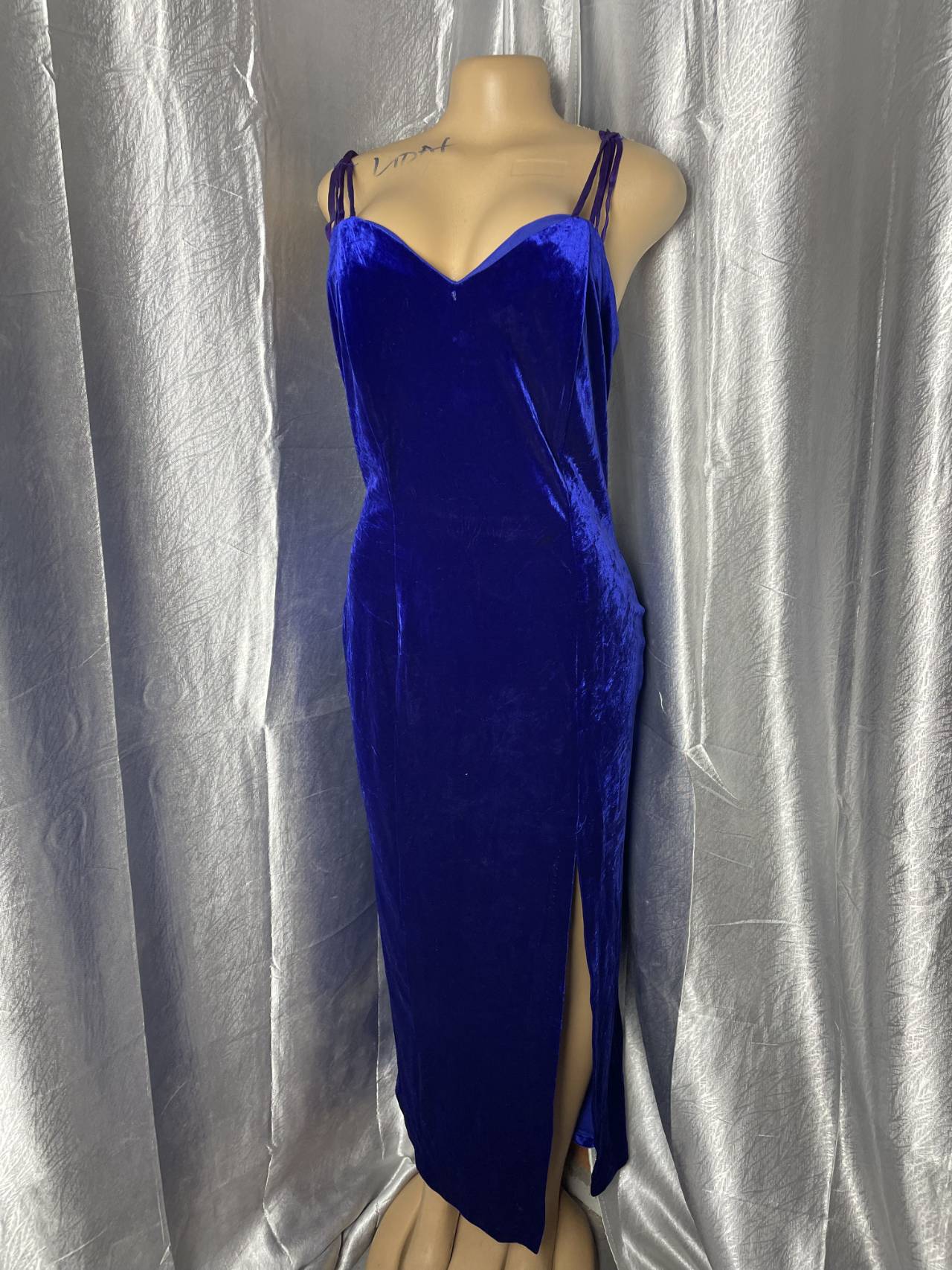 Robe Longue De Soirée En Velours — image principale
