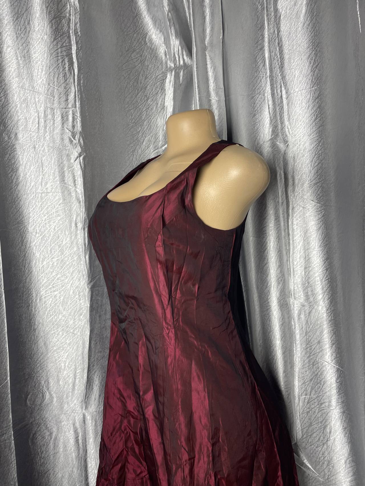 Robe Longue De Soirée Satinée Sans Manches — image2