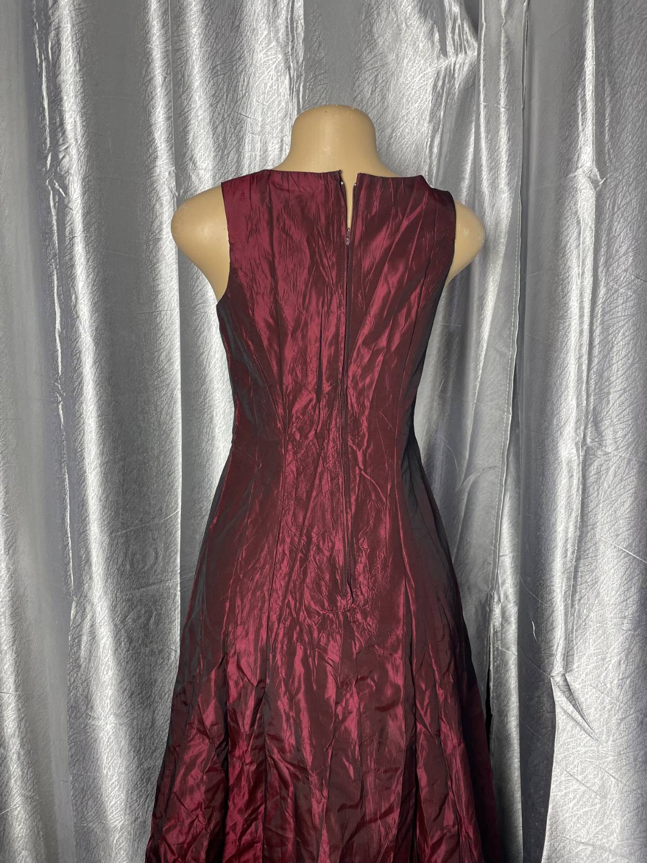 Robe Longue De Soirée Satinée Sans Manches — image3