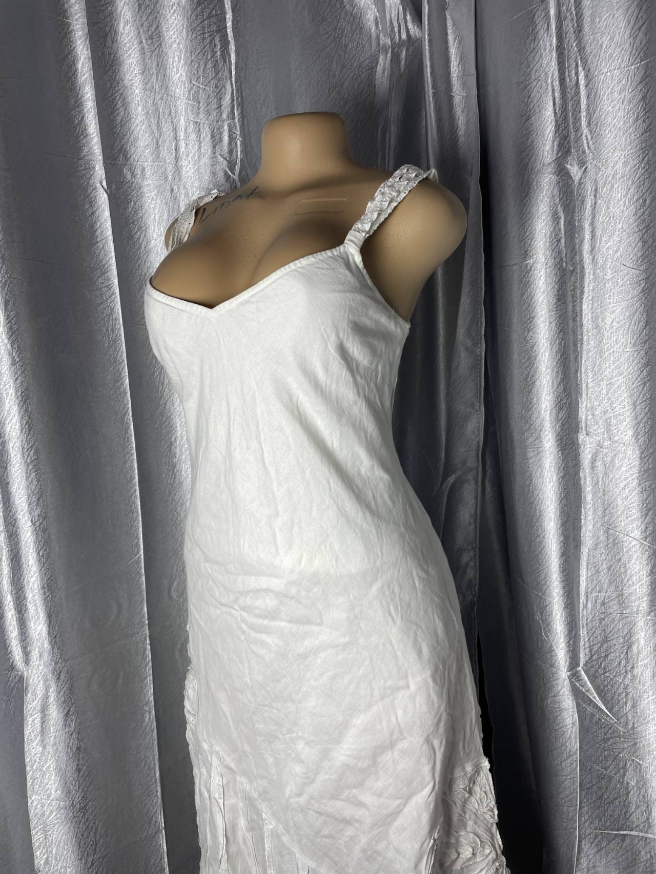 Robe Mi-longue à Fines Bretelles Et Bas Asymétrique — image2