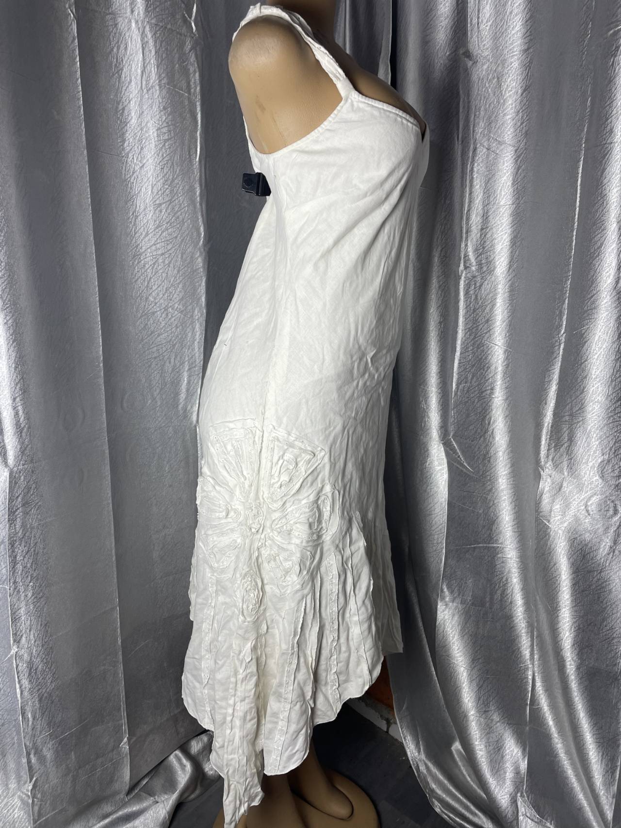 Robe Mi-longue à Fines Bretelles Et Bas Asymétrique — image3