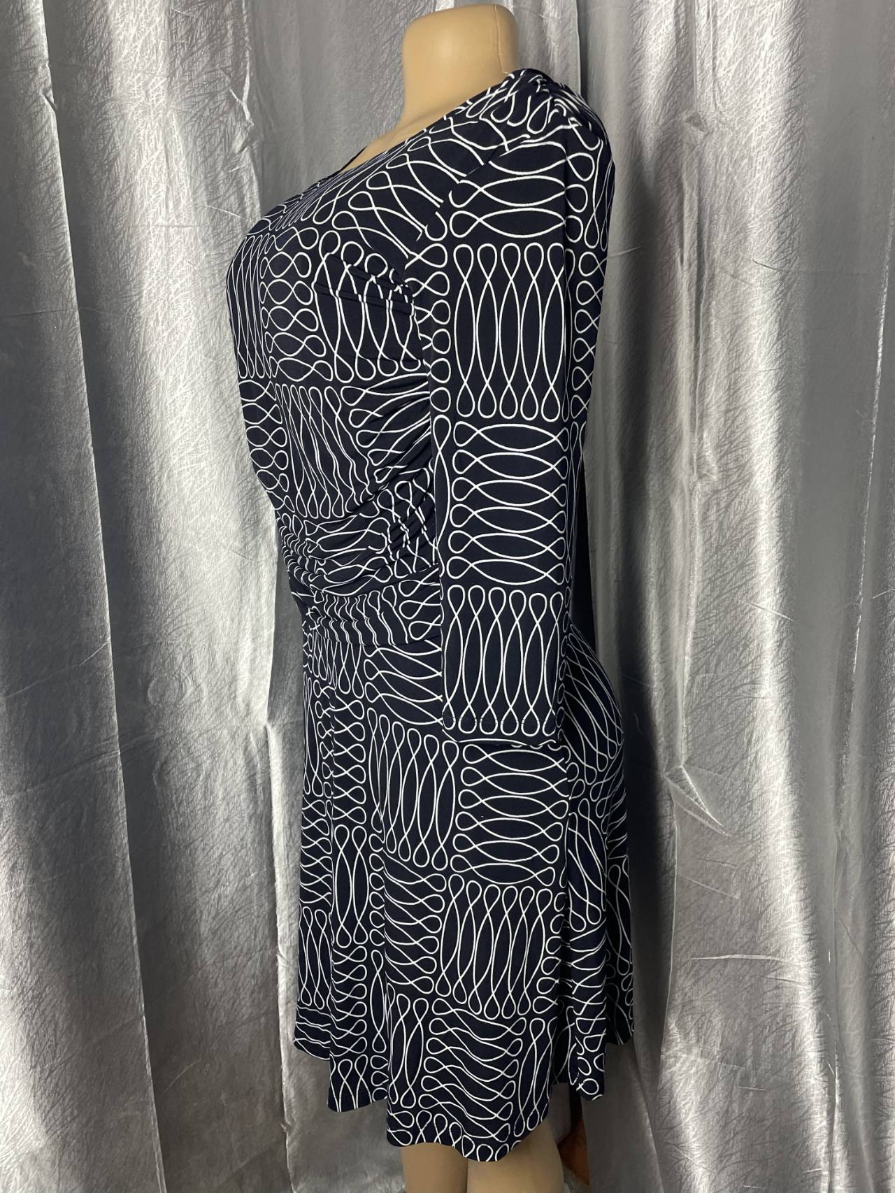 Robe Mi-longue à Motifs Géométriques Blancs — image1