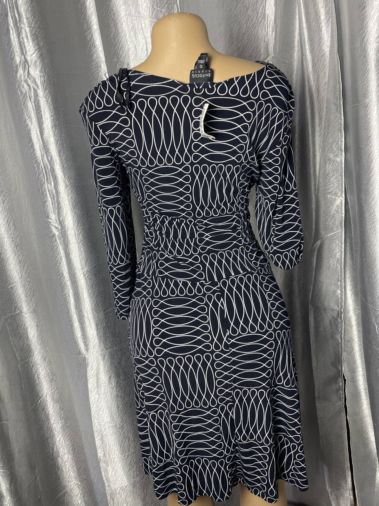 Robe Mi-longue à Motifs Géométriques Blancs — image2