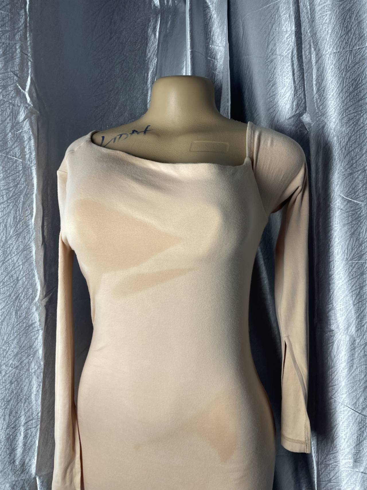 Robe Moulante à Manches Longues — image1