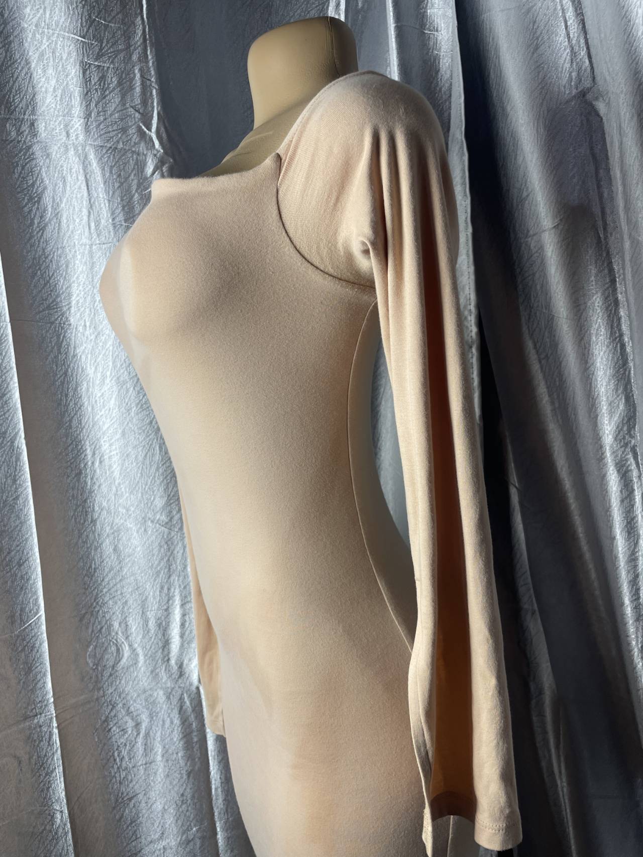 Robe Moulante à Manches Longues — image3