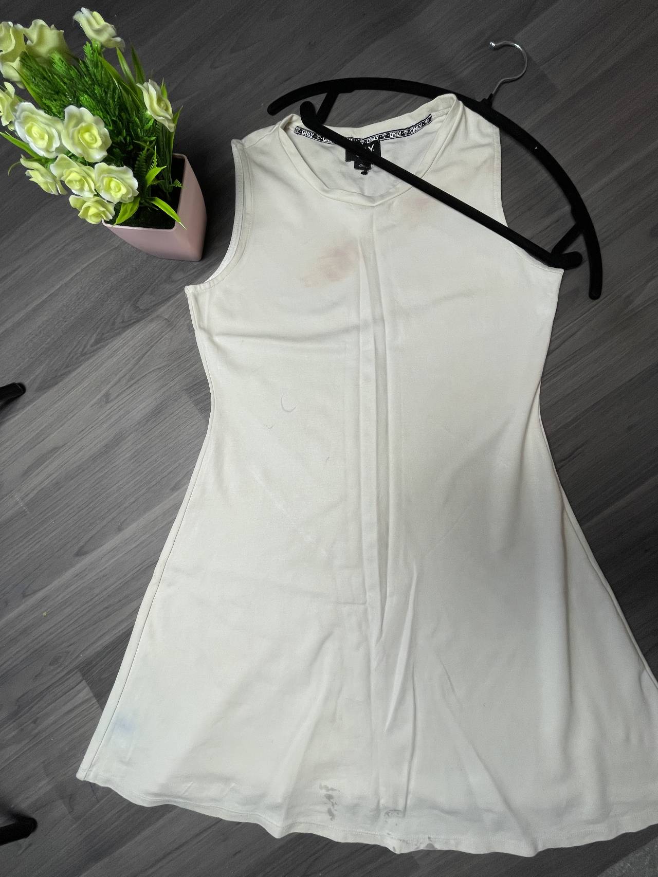 Robe Sans Manches – Simple Et élégante — image principale