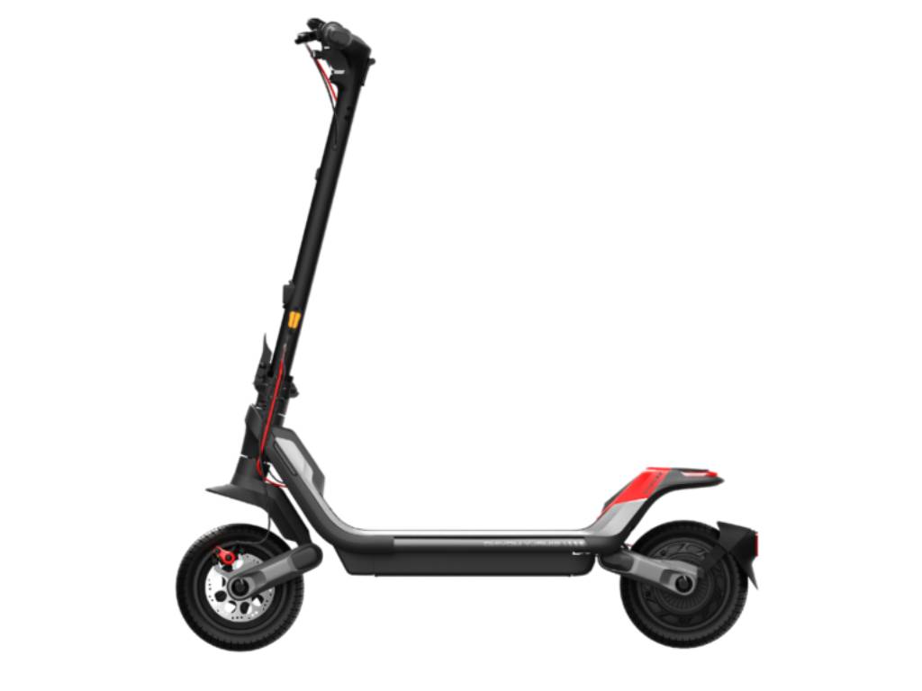 Segway P100SE-premium!Brzina: 25 km/h,Domet:100 kmMotor:1350W, NFC,USB-C