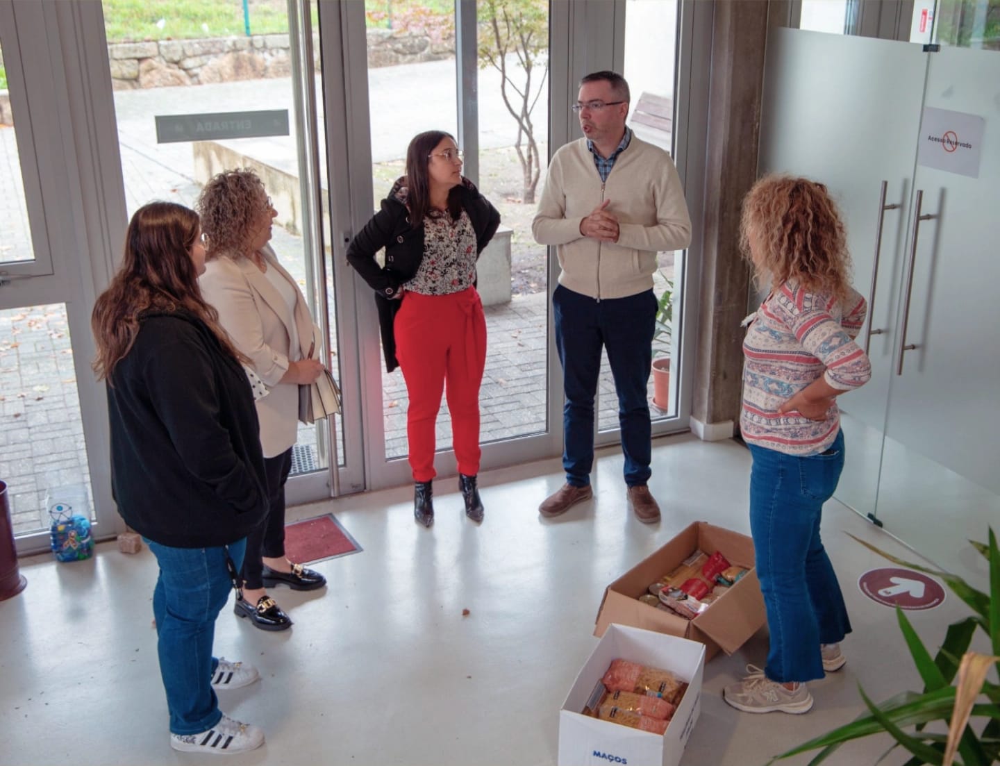 ISCE Douro entrega donativos