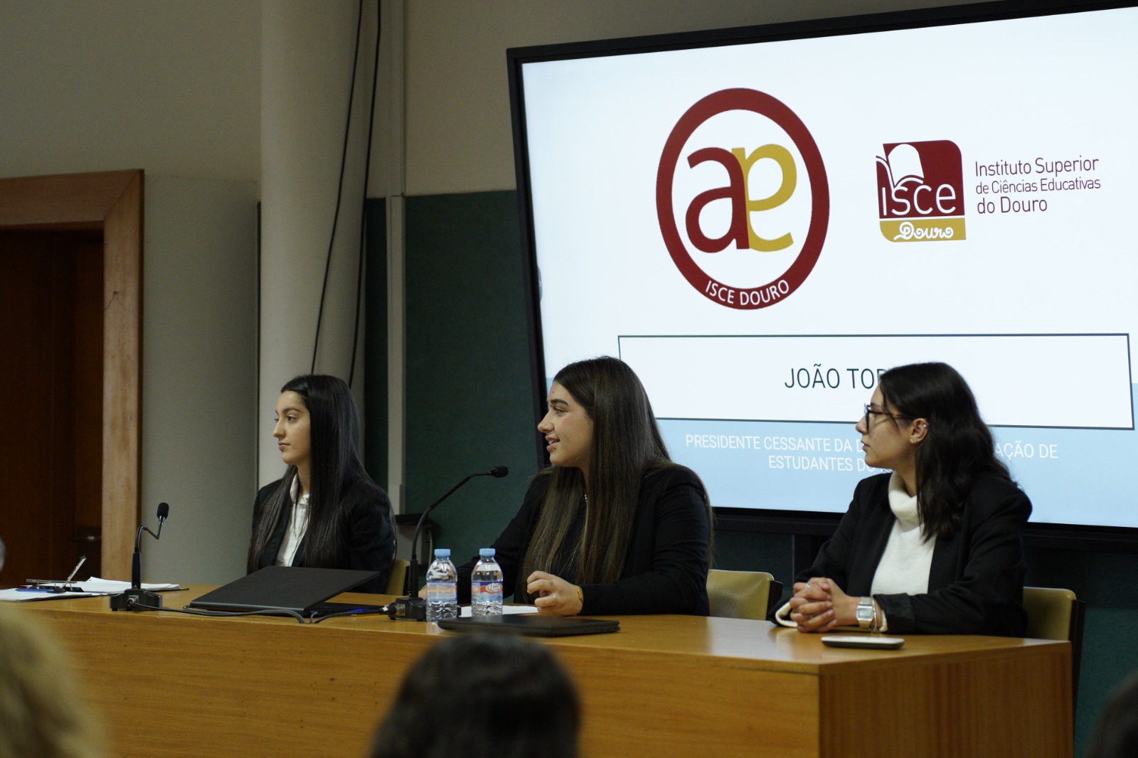 Tomada de Posse da Associação de Estudantes do ISCE Douro