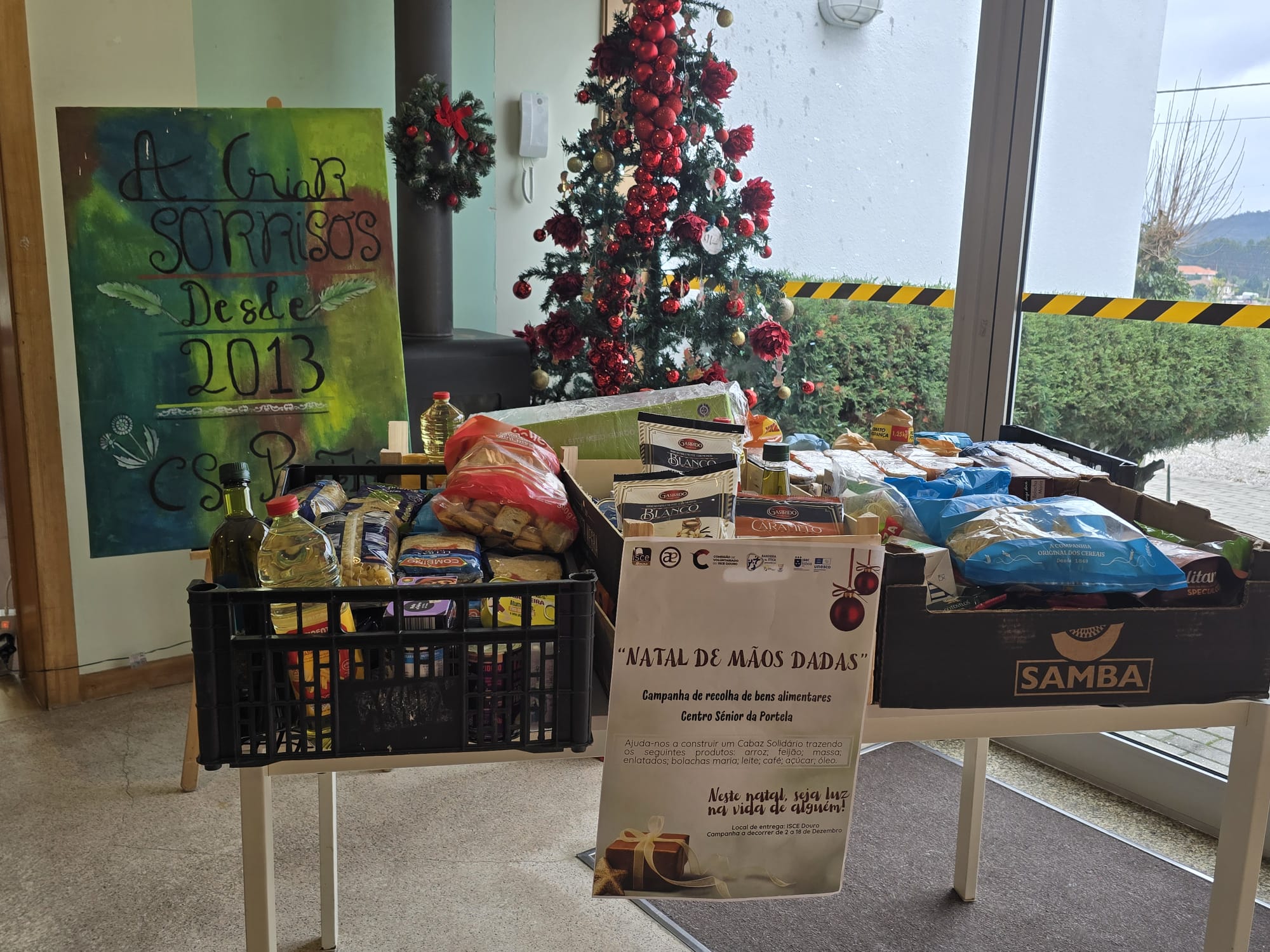 ISCE Douro entrega bens recolhidos na Campanha "Natal de Mãos Dadas"