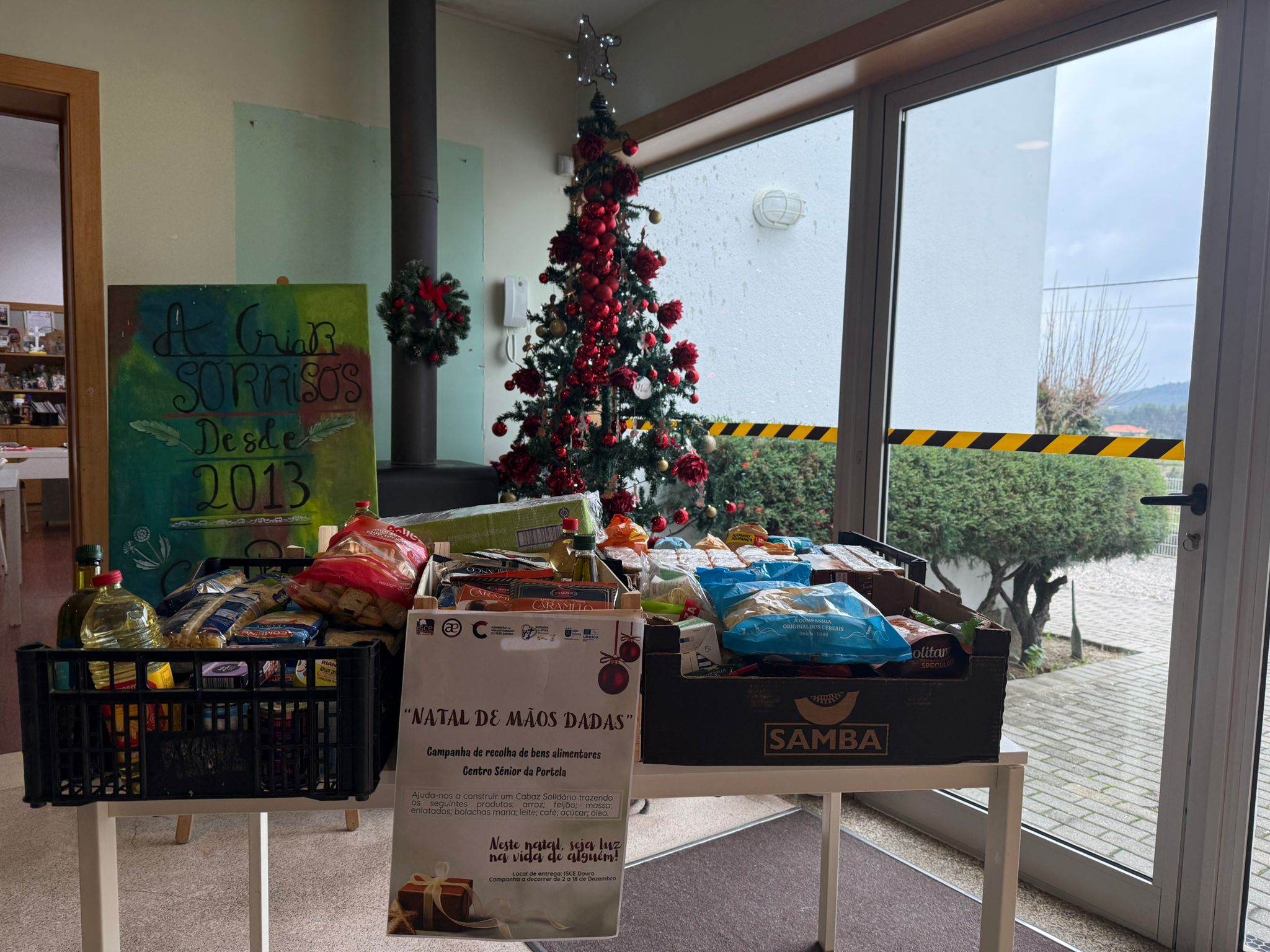 ISCE Douro entrega bens recolhidos na Campanha "Natal de Mãos Dadas"