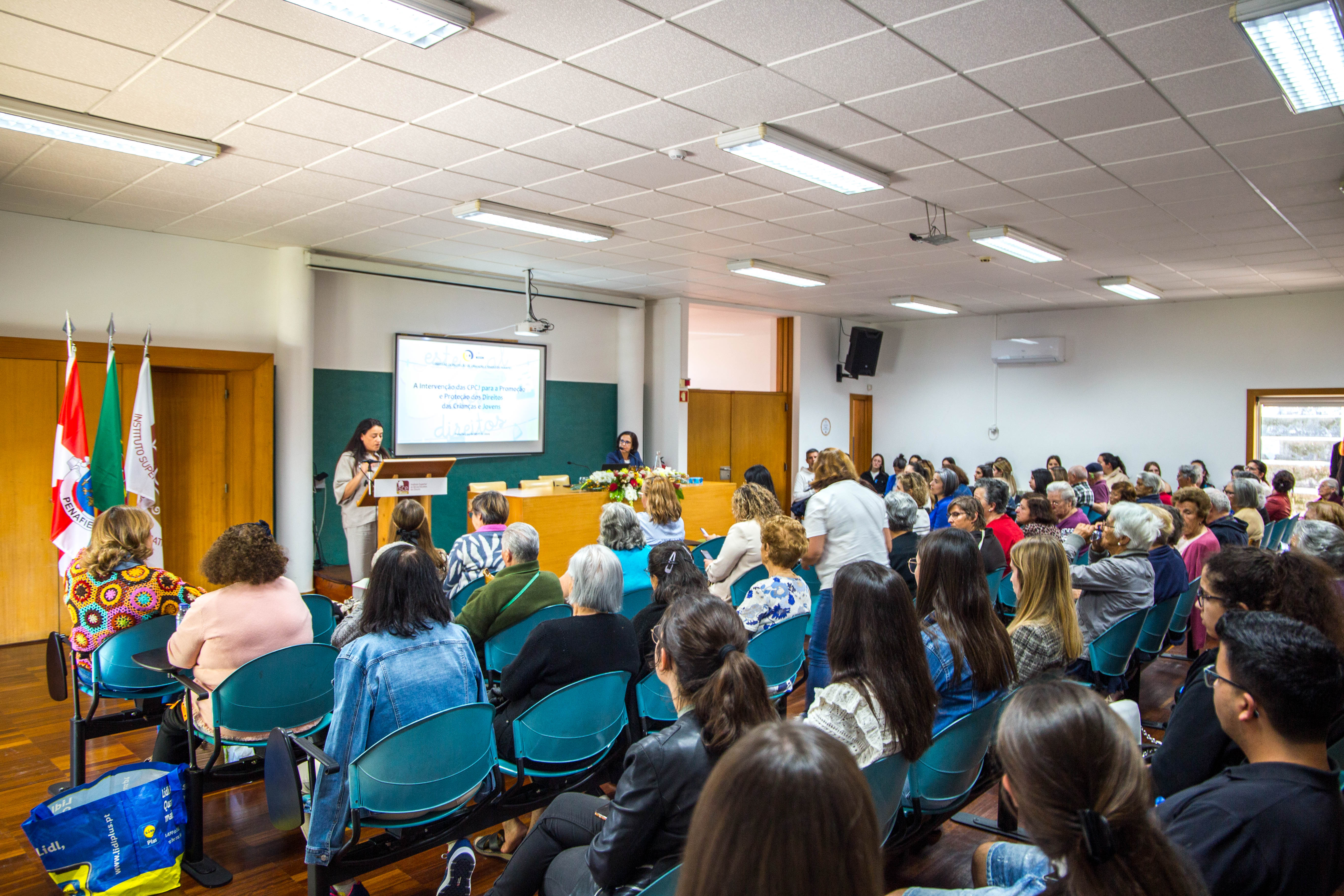 Mês de Prevenção dos Maus Tratos na Infância e Juventude assinalado no ISCE Douro