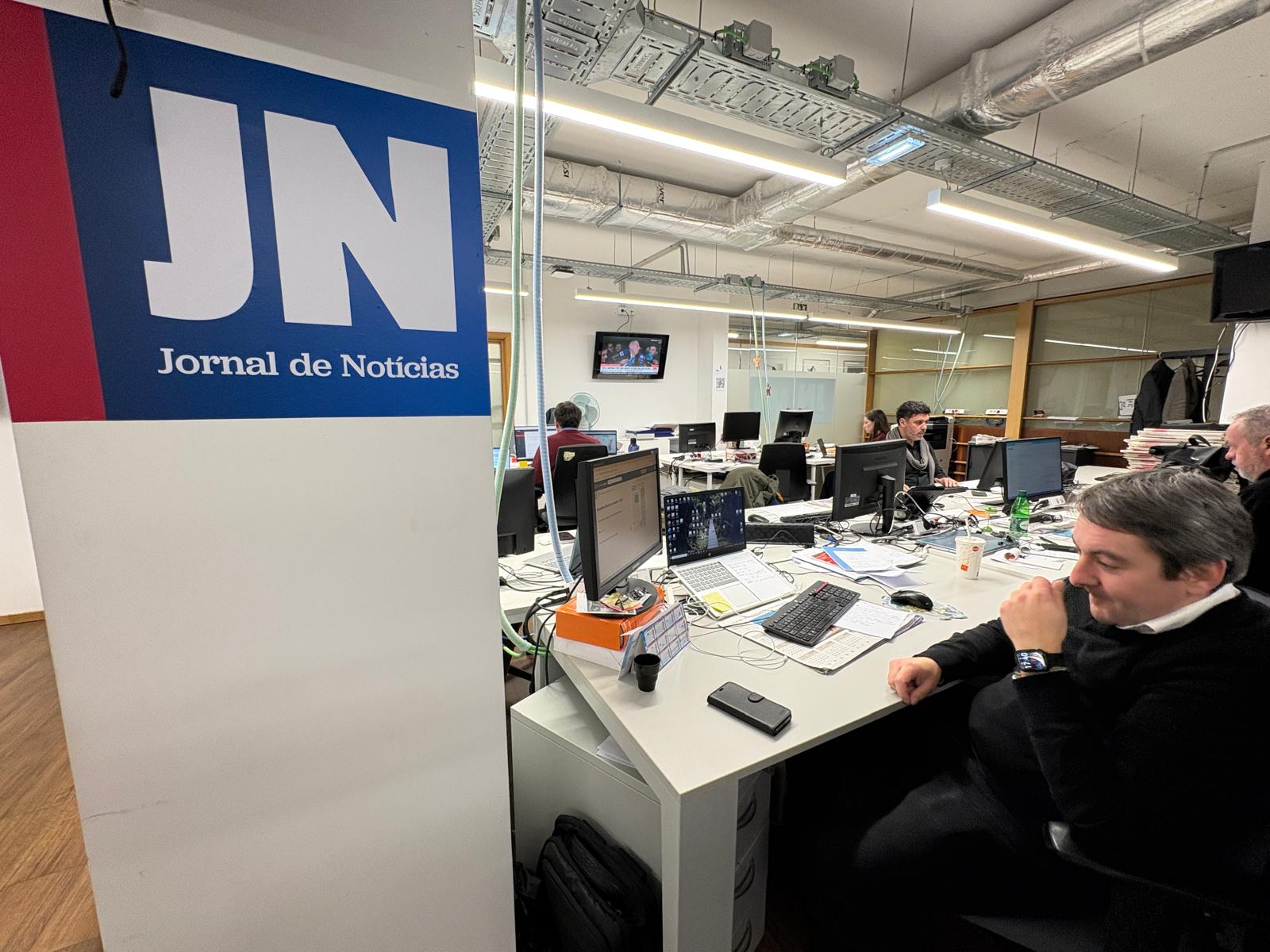 Estudantes visitam as instalações do Jornal de Notícias e do jornal O Jogo