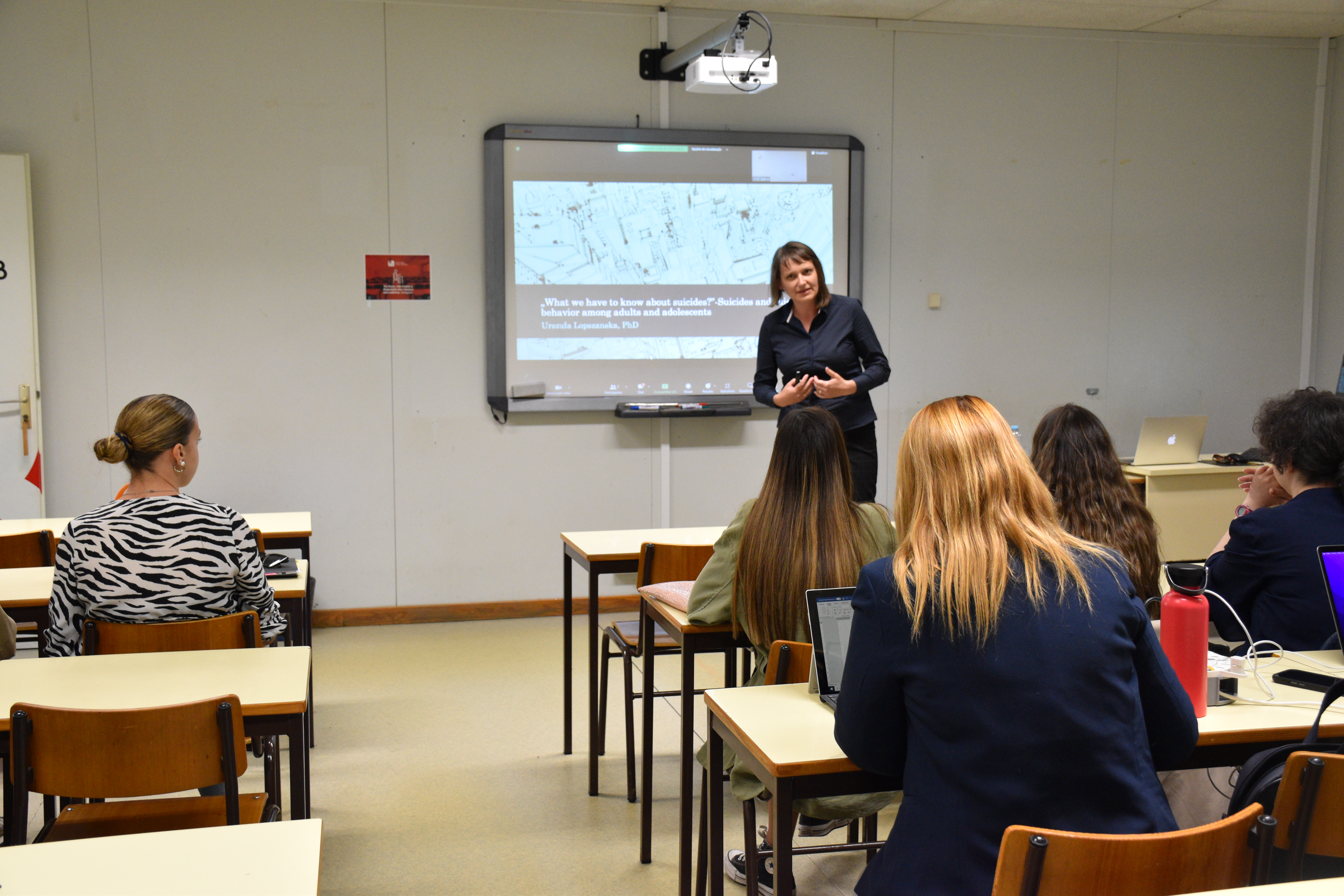 ISCE recebeu a visita de docentes da University of Social and Medical Science