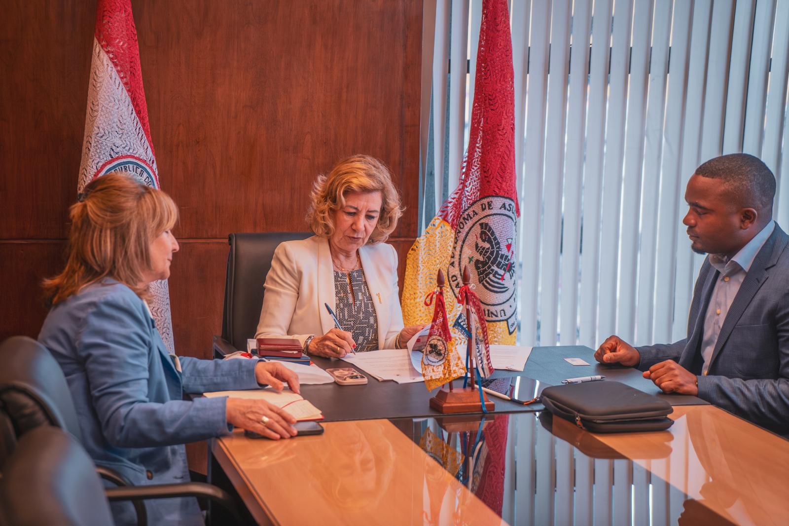 ISCE assina protocolo de colaboração internacional com a Universidad Autónoma de Asunción (UAA)