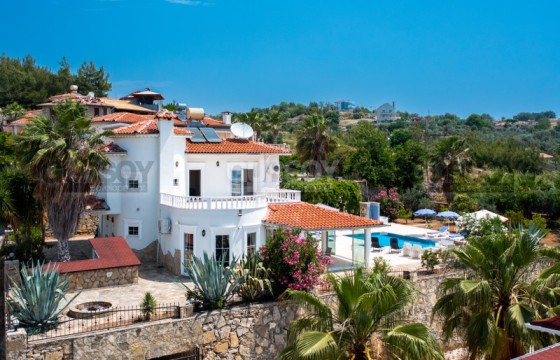 Меблированная просторная вилла в районе Инжекум, 250м2 в Турции - фото 2