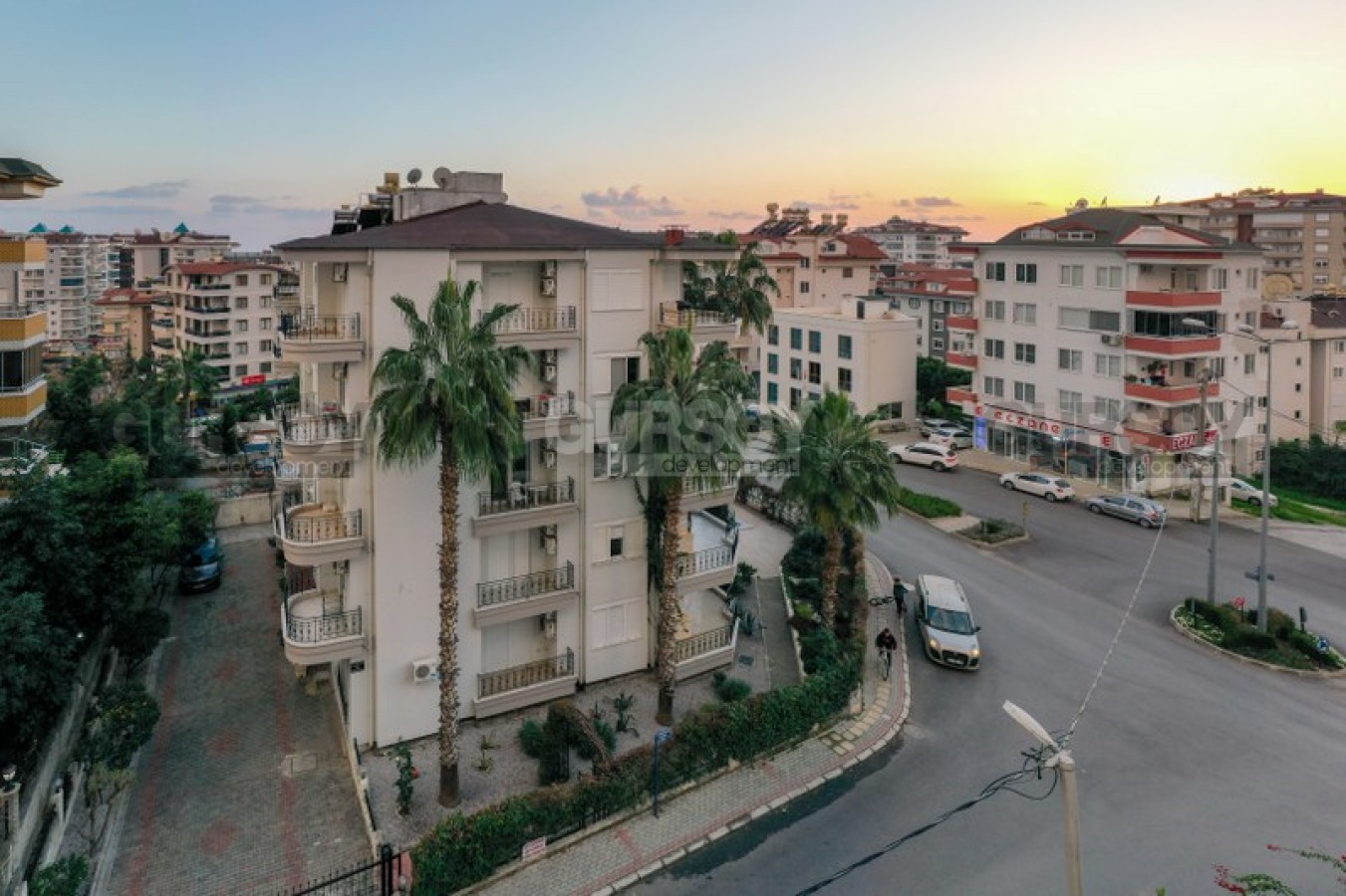 Трехкомнатная квартира с мебелью, 110 м2 в Джикджилли. в Турции - фото 1